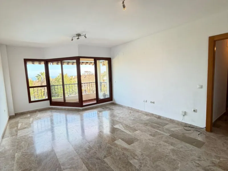 APARTMENT WITH DIRECT SEA VIEWS!