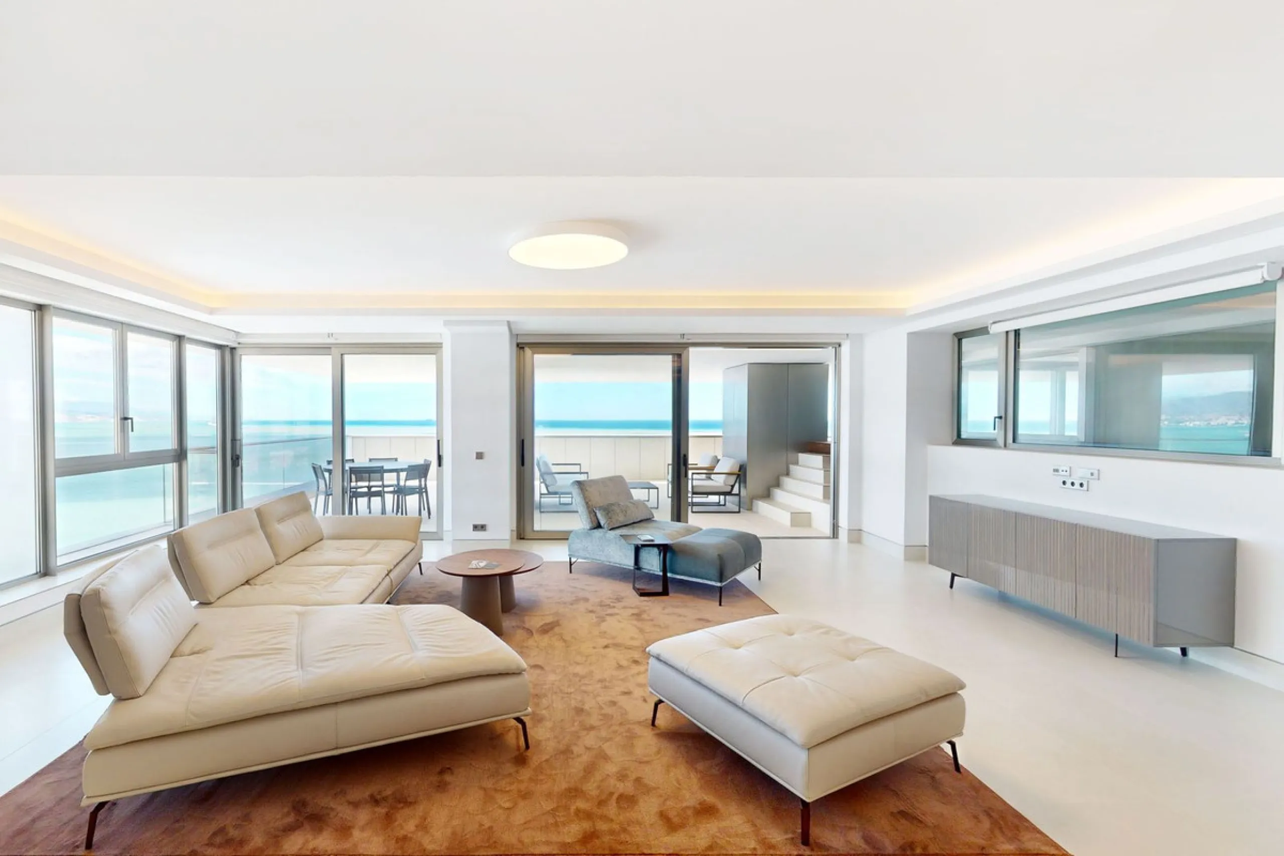 Apartment - Top Floor Apartment в продаже в Málaga, Málaga. В доме 4 спален и 4 ванных комнат. Площадь дома 370 м²
