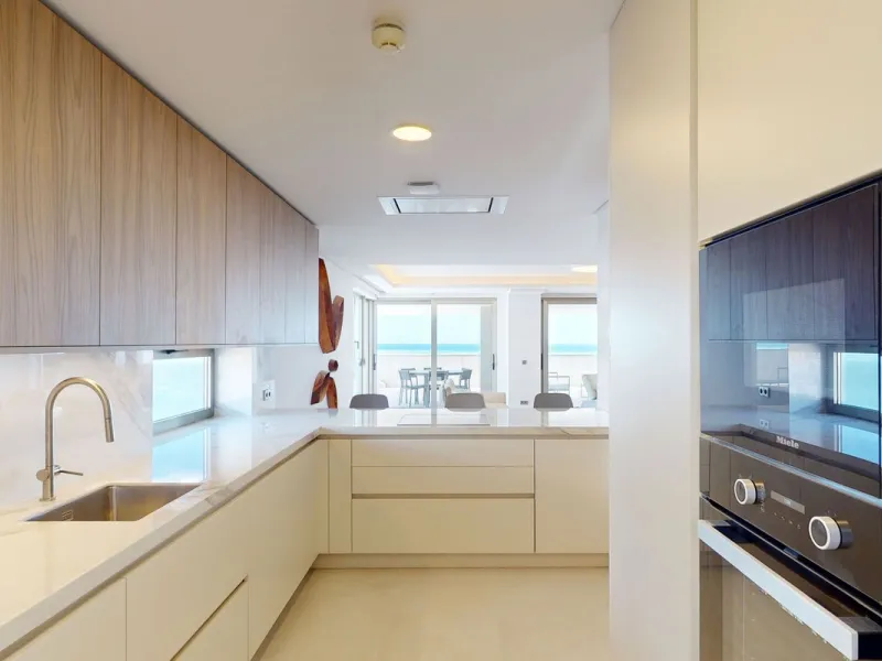 Apartment - Top Floor Apartment в продаже в Málaga, Málaga. В доме 4 спален и 4 ванных комнат. Площадь дома 370 м²