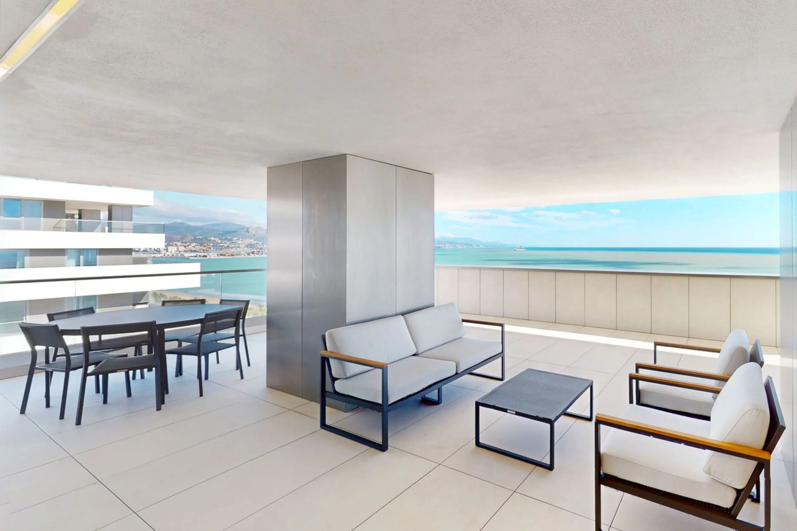 Apartment - Top Floor Apartment в продаже в Málaga, Málaga. В доме 4 спален и 4 ванных комнат. Площадь дома 370 м²