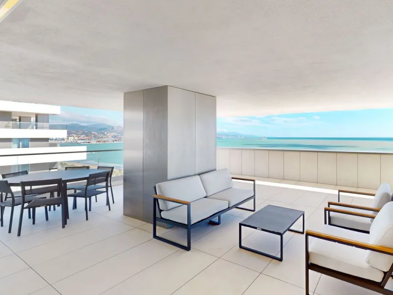 Apartment - Top Floor Apartment в продаже в Málaga, Málaga. В доме 4 спален и 4 ванных комнат. Площадь дома 370 м²