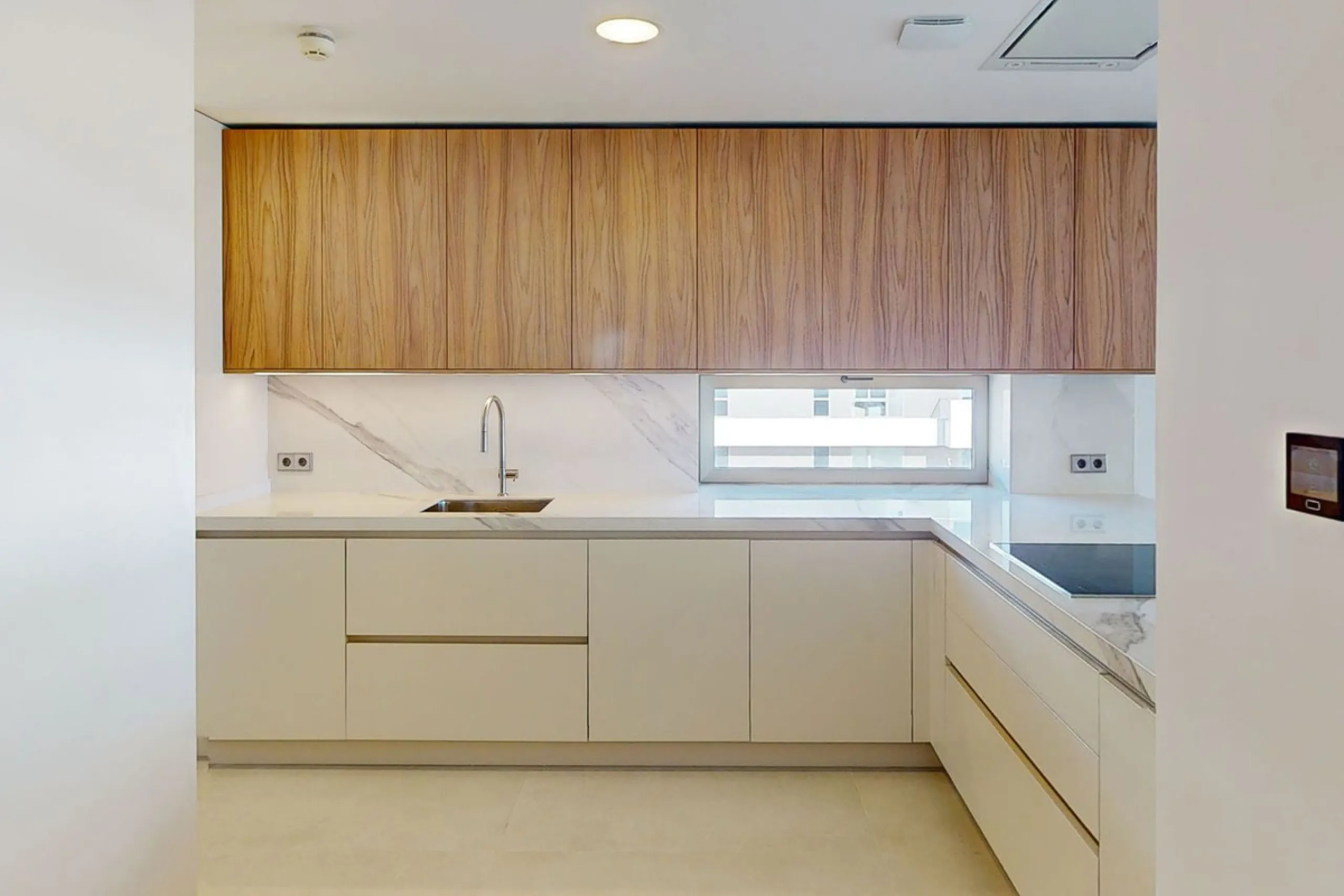 Apartment - Top Floor Apartment в продаже в Málaga, Málaga. В доме 4 спален и 4 ванных комнат. Площадь дома 370 м²