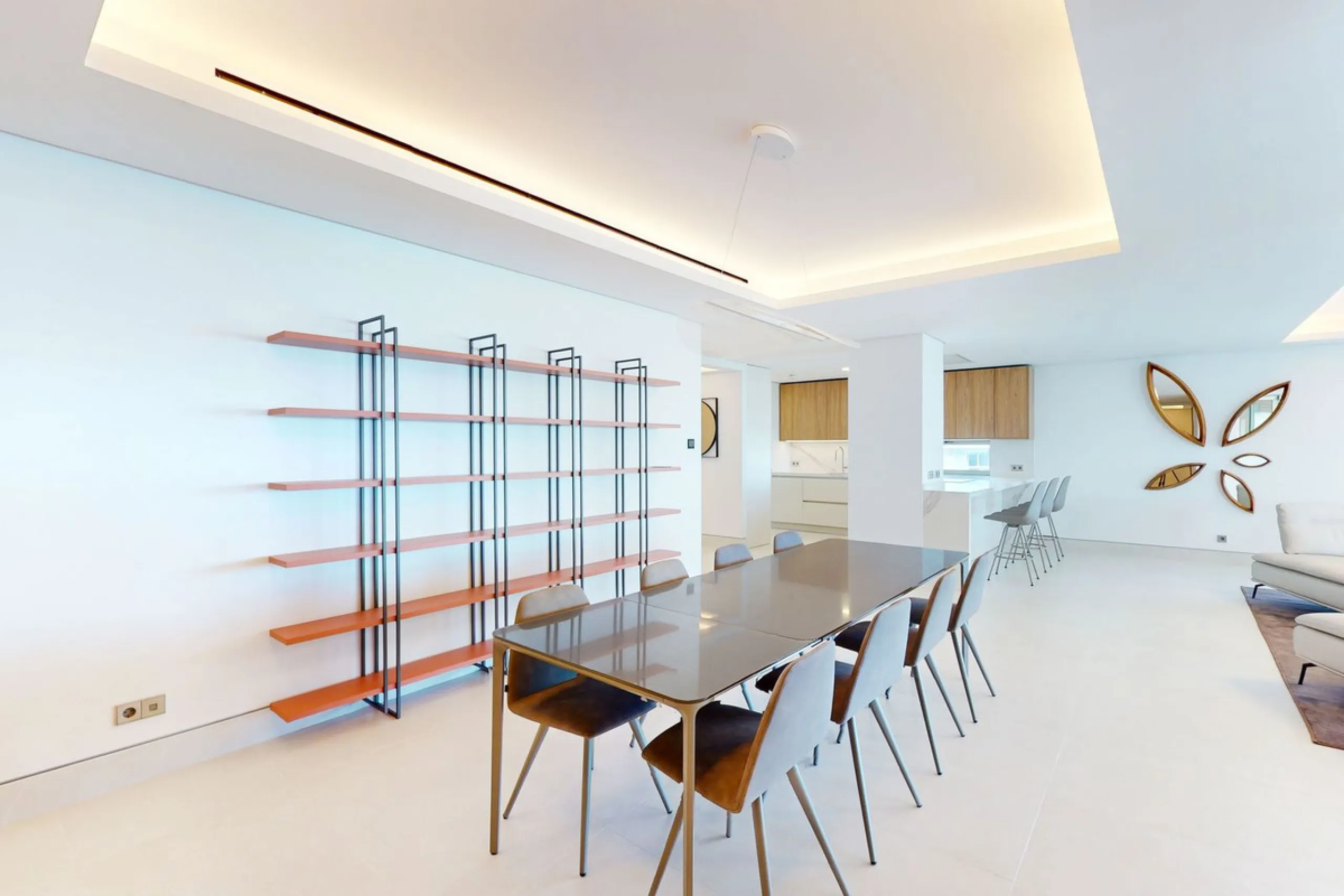 Apartment - Top Floor Apartment в продаже в Málaga, Málaga. В доме 4 спален и 4 ванных комнат. Площадь дома 370 м²