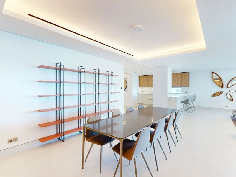 Apartment - Top Floor Apartment в продаже в Málaga, Málaga. В доме 4 спален и 4 ванных комнат. Площадь дома 370 м²