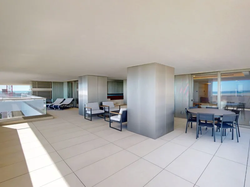 Apartment - Top Floor Apartment в продаже в Málaga, Málaga. В доме 4 спален и 4 ванных комнат. Площадь дома 370 м²