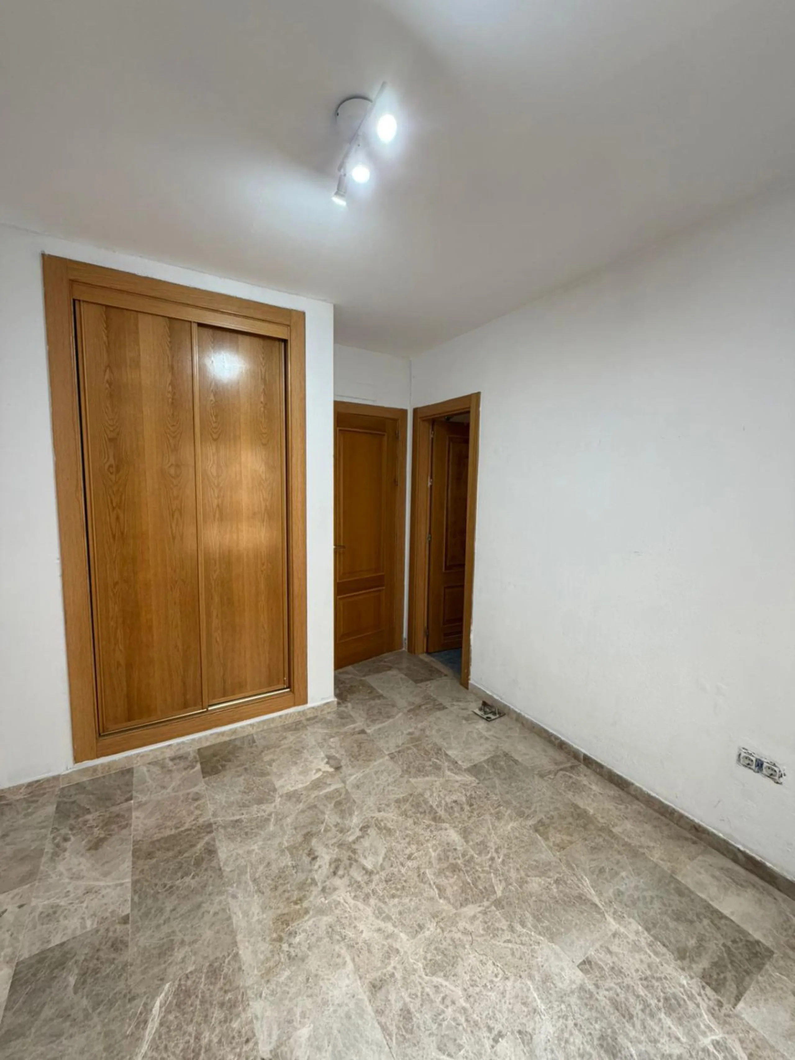 APARTMENT WITH DIRECT SEA VIEWS!