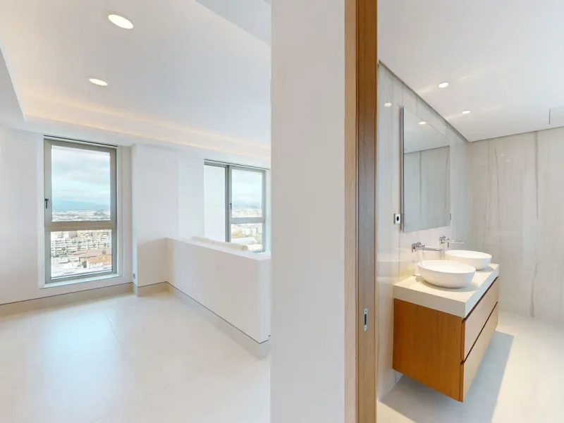 Apartment - Top Floor Apartment в продаже в Málaga, Málaga. В доме 4 спален и 4 ванных комнат. Площадь дома 370 м²