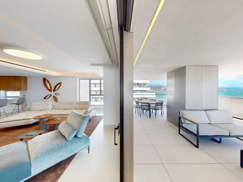Apartment - Top Floor Apartment в продаже в Málaga, Málaga. В доме 4 спален и 4 ванных комнат. Площадь дома 370 м²
