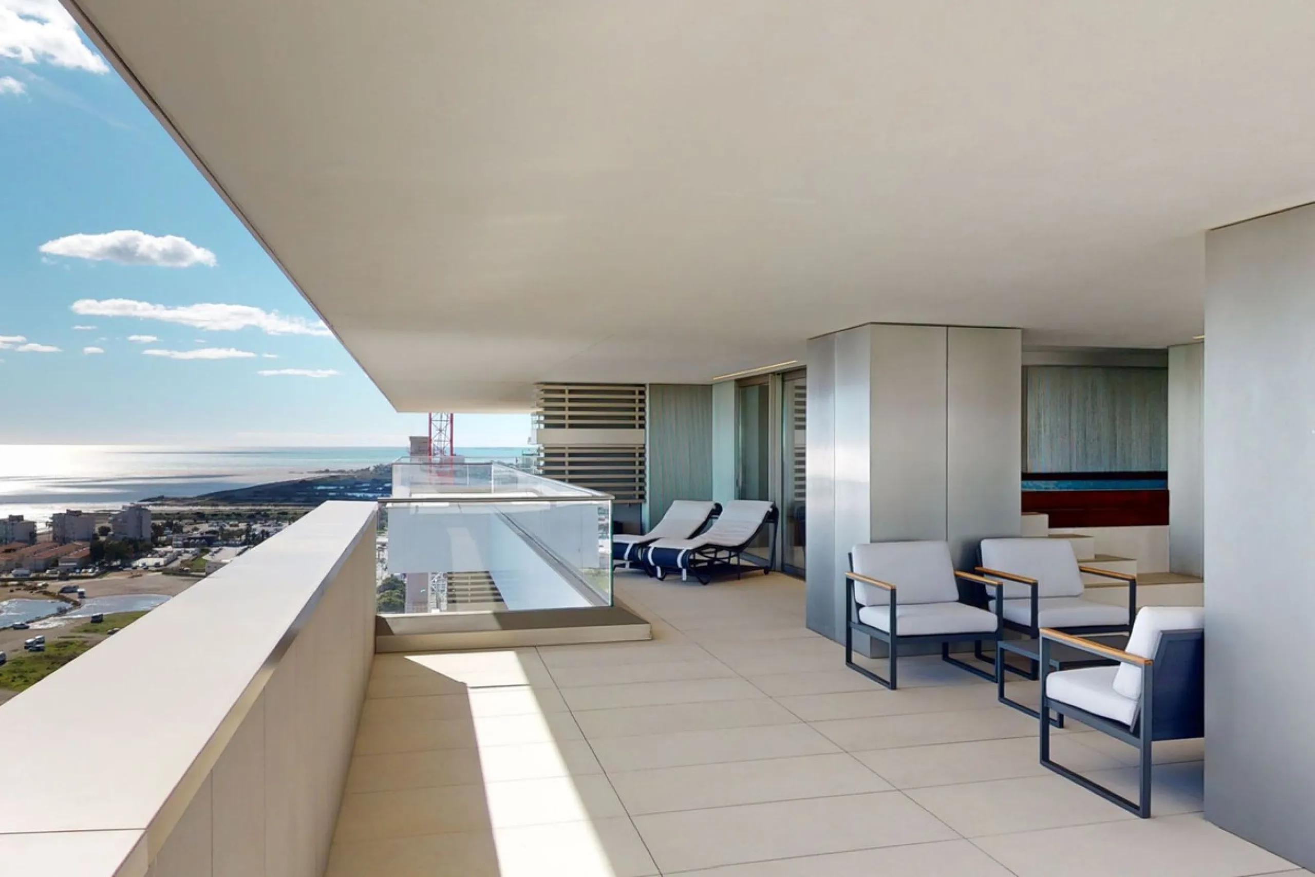 Apartment - Top Floor Apartment в продаже в Málaga, Málaga. В доме 4 спален и 4 ванных комнат. Площадь дома 370 м²