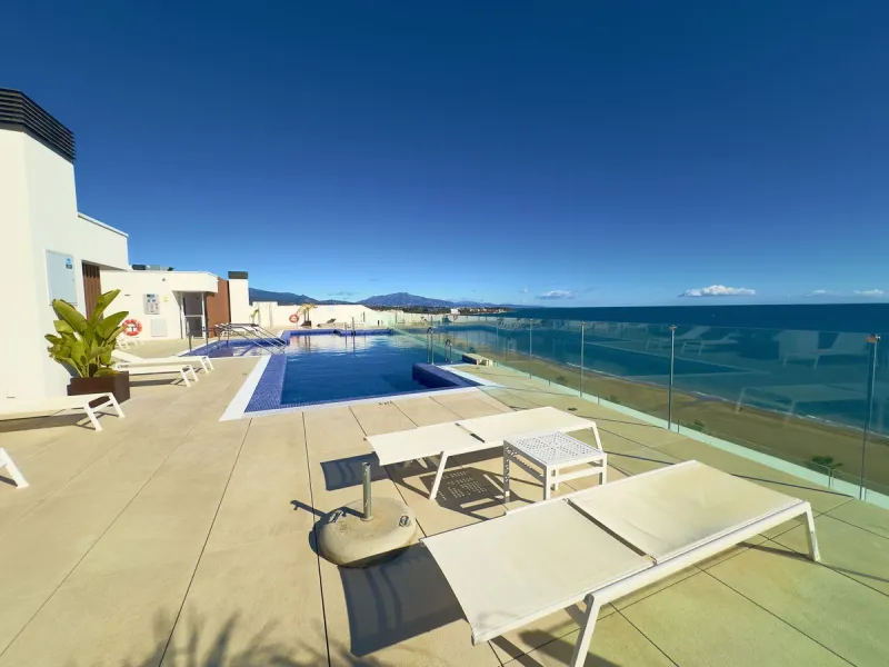 **Stunning Luxury Seafront Residence in the Heart of Estepona**