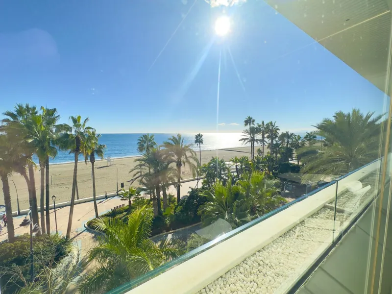 **Stunning Luxury Seafront Residence in the Heart of Estepona**
