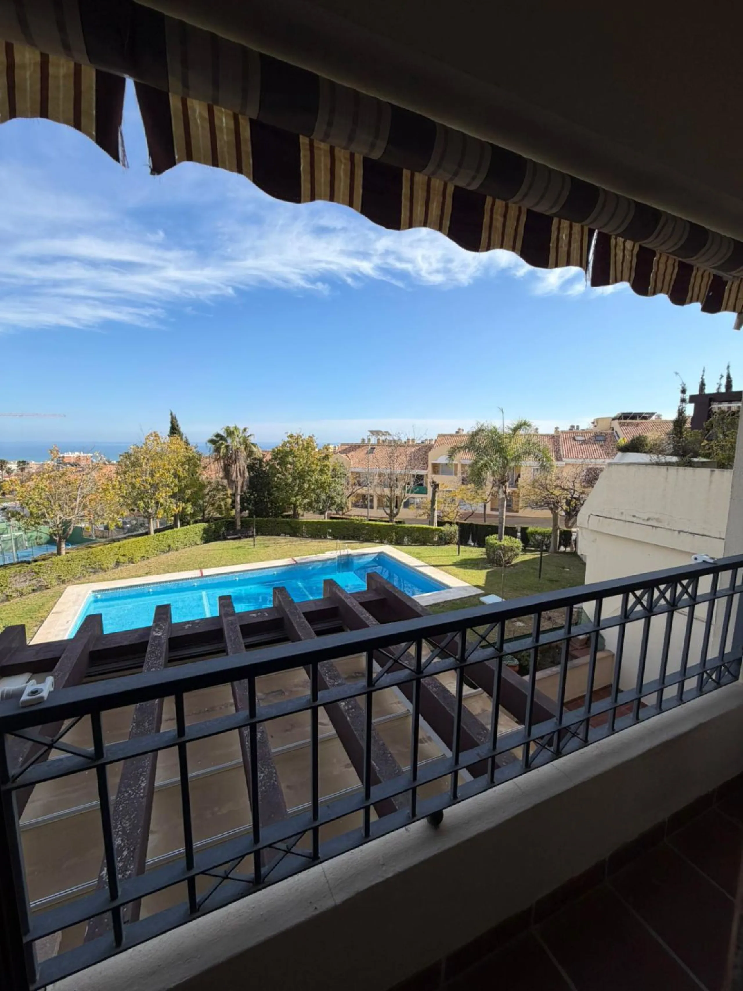 APARTMENT WITH DIRECT SEA VIEWS!