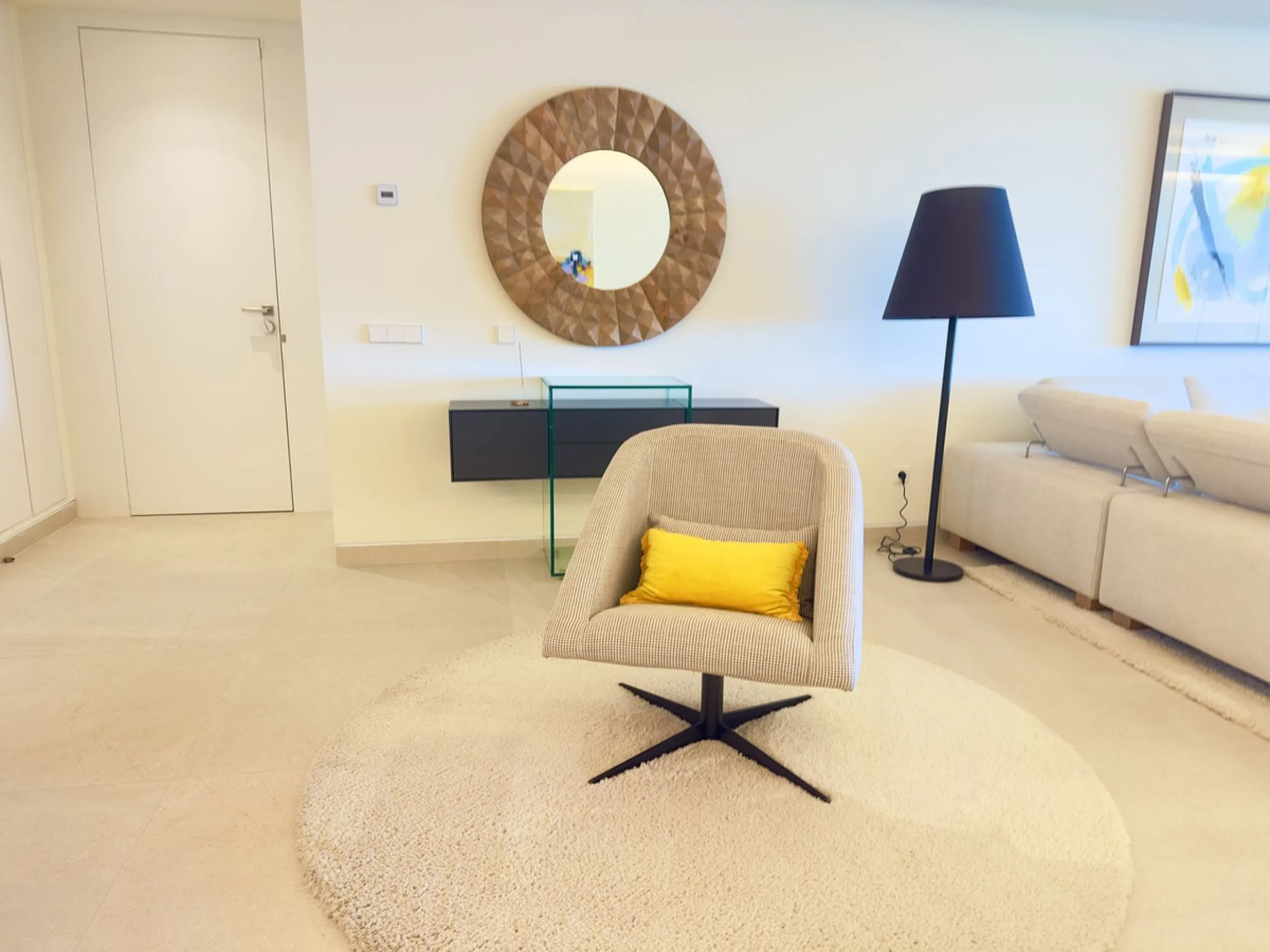 **Stunning Luxury Seafront Residence in the Heart of Estepona**