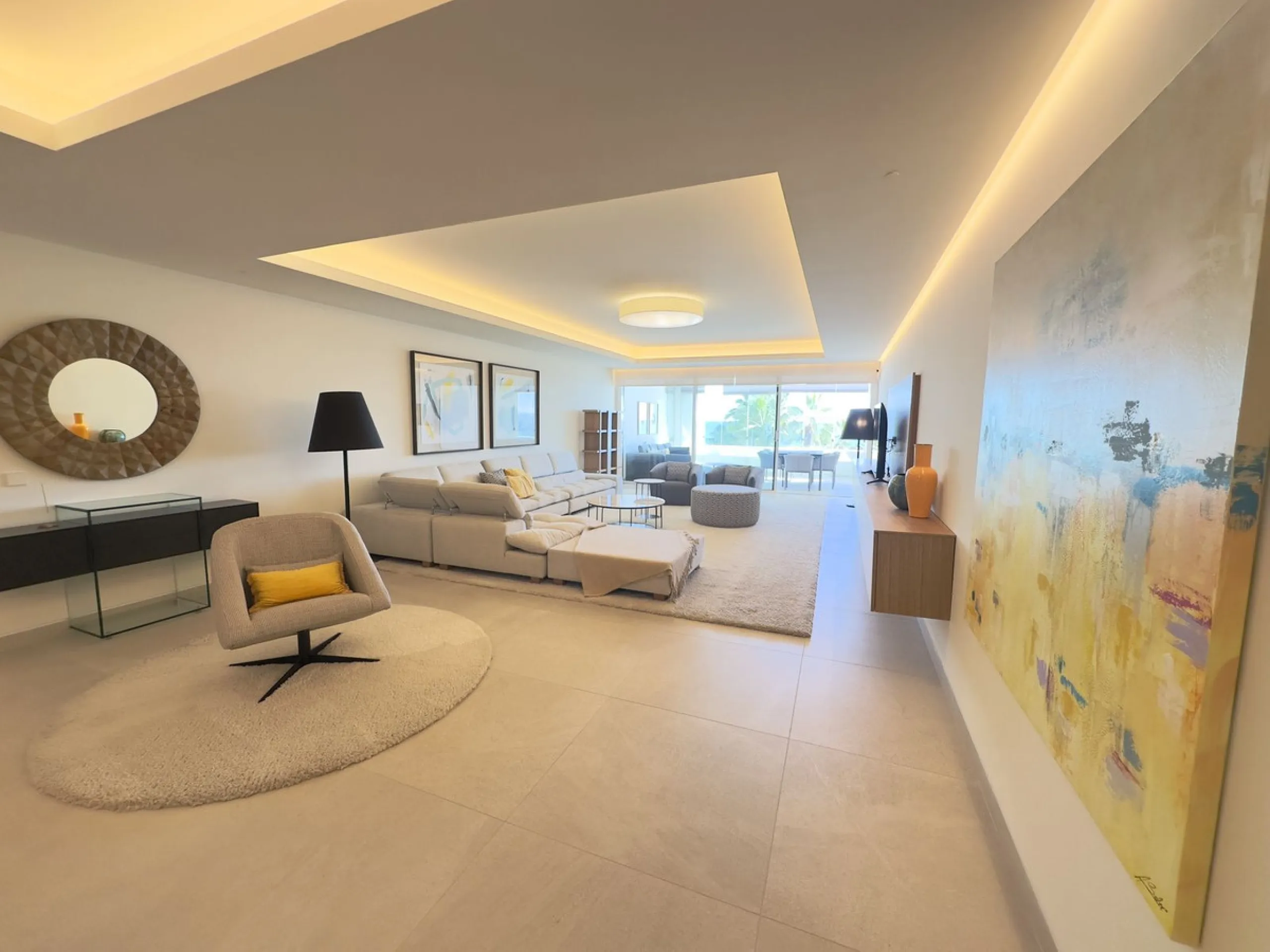 **Stunning Luxury Seafront Residence in the Heart of Estepona**