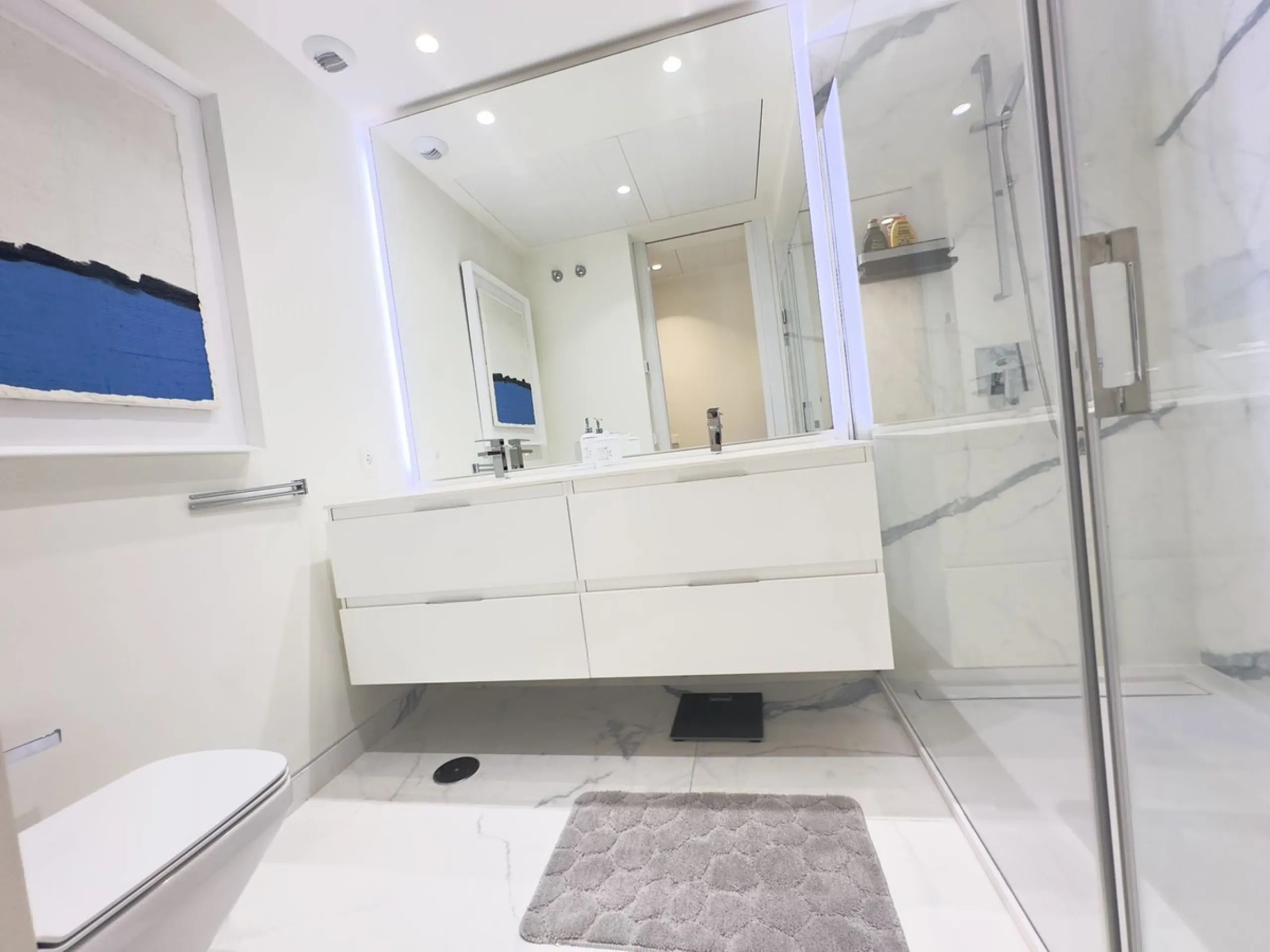 **Stunning Luxury Seafront Residence in the Heart of Estepona**