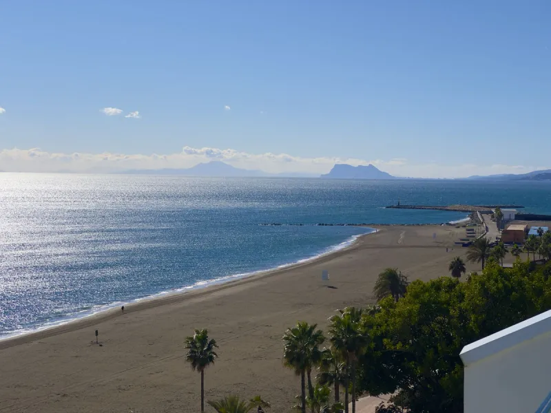 **Stunning Luxury Seafront Residence in the Heart of Estepona**