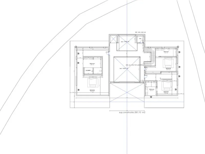 In the exclusive Las Chapas area, a unique opportunity arises: a plot of land exceeding 4,500 m² with a completed project.