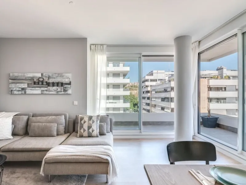 Apartment - Middle Floor Apartment в продаже в Marbella, Málaga. В доме 3 спален и 2 ванных комнат. Площадь дома 150 м²