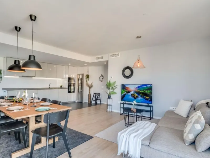 Apartment - Middle Floor Apartment в продаже в Marbella, Málaga. В доме 3 спален и 2 ванных комнат. Площадь дома 150 м²