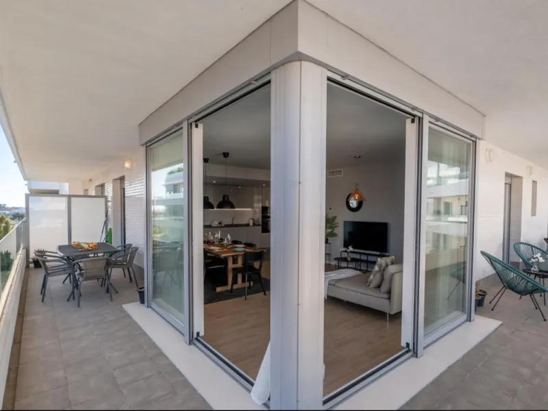 Apartment - Middle Floor Apartment в продаже в Marbella, Málaga. В доме 3 спален и 2 ванных комнат. Площадь дома 150 м²