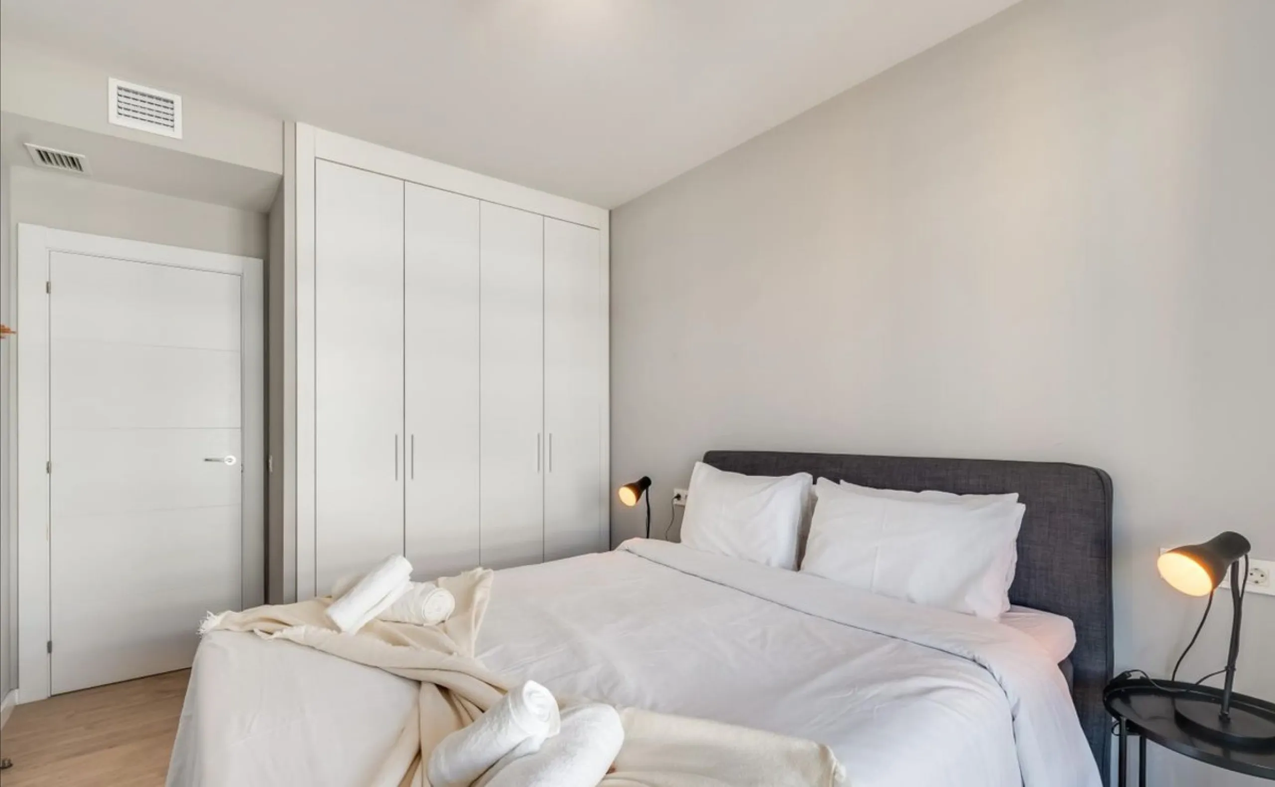 Apartment - Middle Floor Apartment в продаже в Marbella, Málaga. В доме 3 спален и 2 ванных комнат. Площадь дома 150 м²