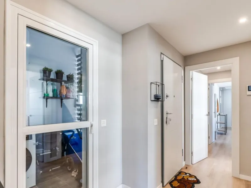 Apartment - Middle Floor Apartment в продаже в Marbella, Málaga. В доме 3 спален и 2 ванных комнат. Площадь дома 150 м²