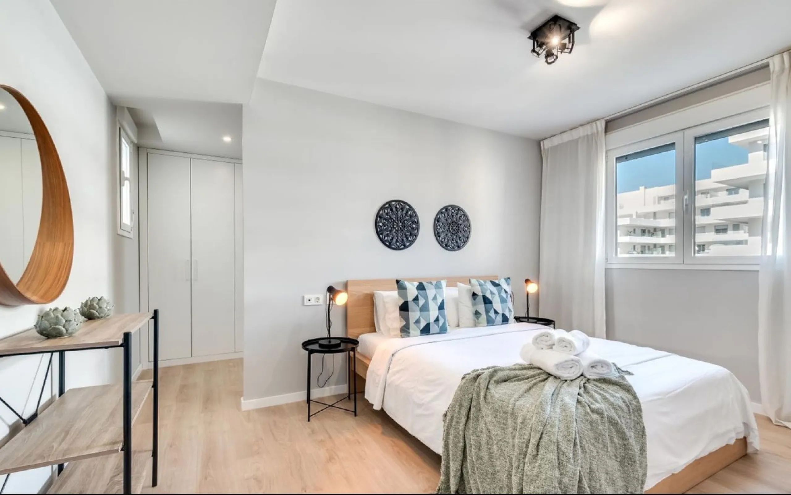 Apartment - Middle Floor Apartment в продаже в Marbella, Málaga. В доме 3 спален и 2 ванных комнат. Площадь дома 150 м²