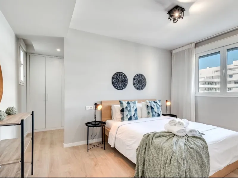Apartment - Middle Floor Apartment в продаже в Marbella, Málaga. В доме 3 спален и 2 ванных комнат. Площадь дома 150 м²