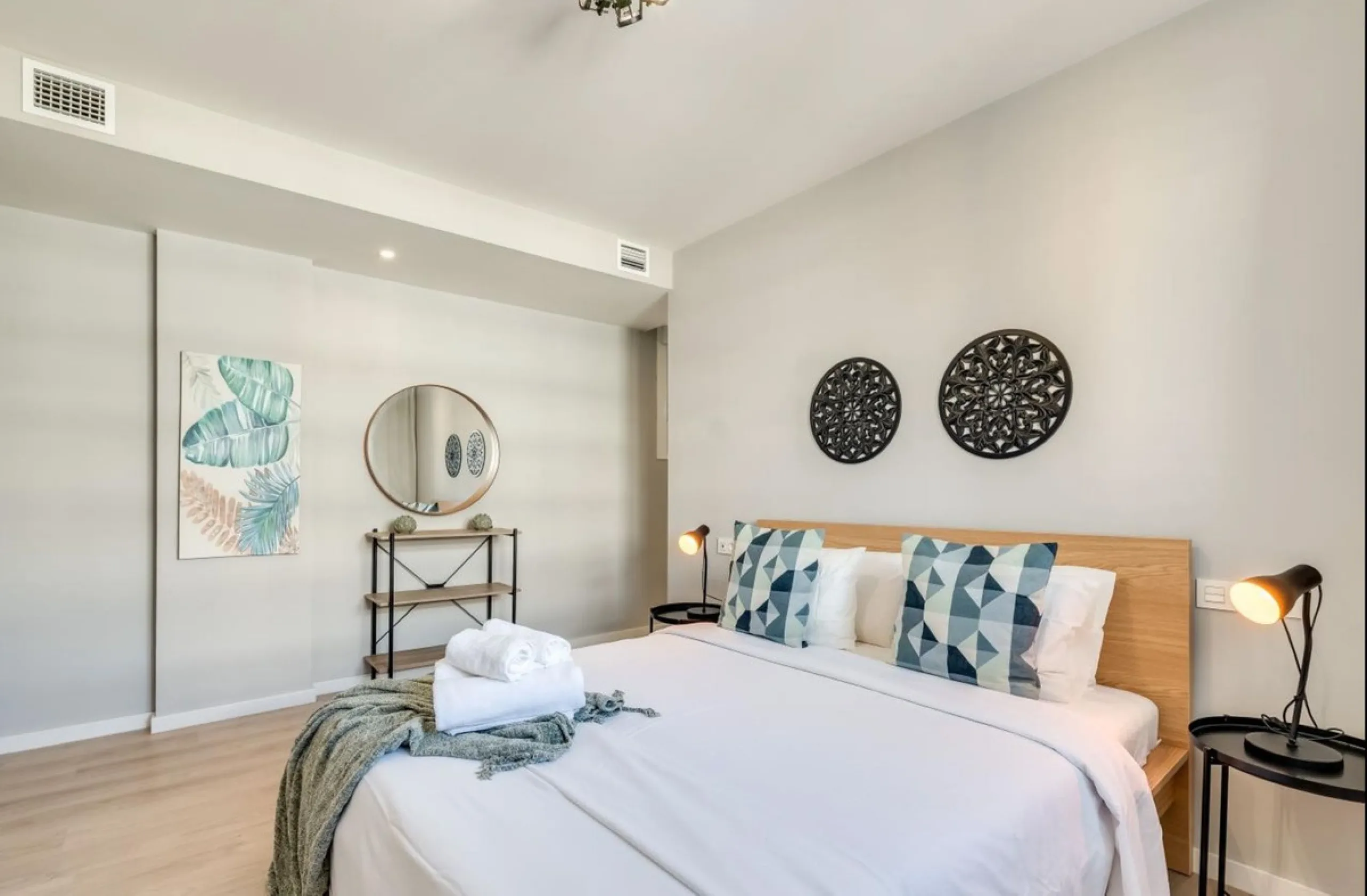 Apartment - Middle Floor Apartment в продаже в Marbella, Málaga. В доме 3 спален и 2 ванных комнат. Площадь дома 150 м²