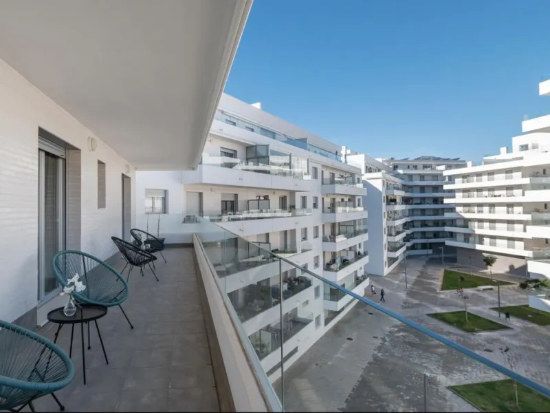 Apartment - Middle Floor Apartment в продаже в Marbella, Málaga. В доме 3 спален и 2 ванных комнат. Площадь дома 150 м²