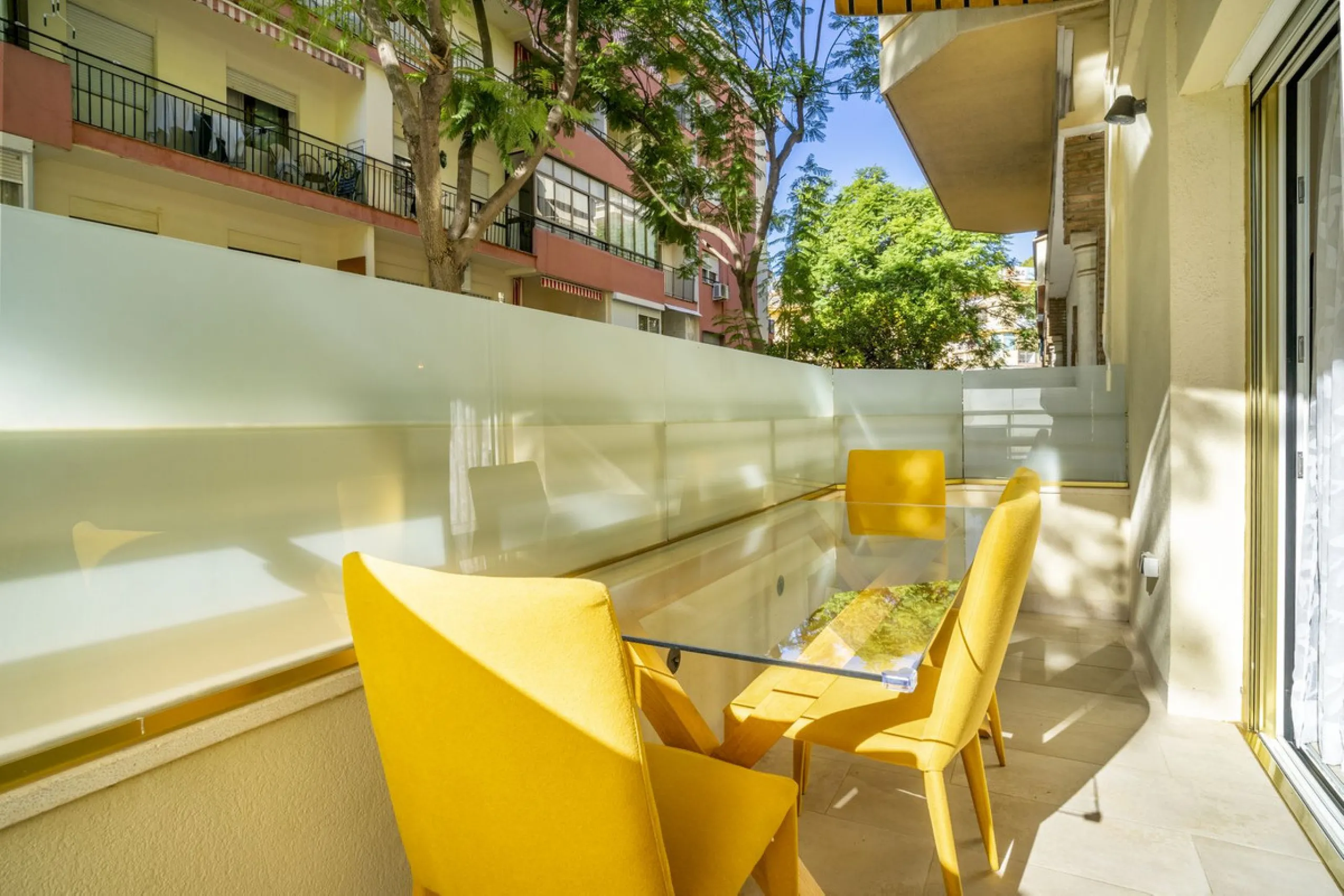 Apartment - Middle Floor Apartment в продаже в Marbella, Málaga. В доме 2 спален и 2 ванных комнат. Площадь дома 82 м²