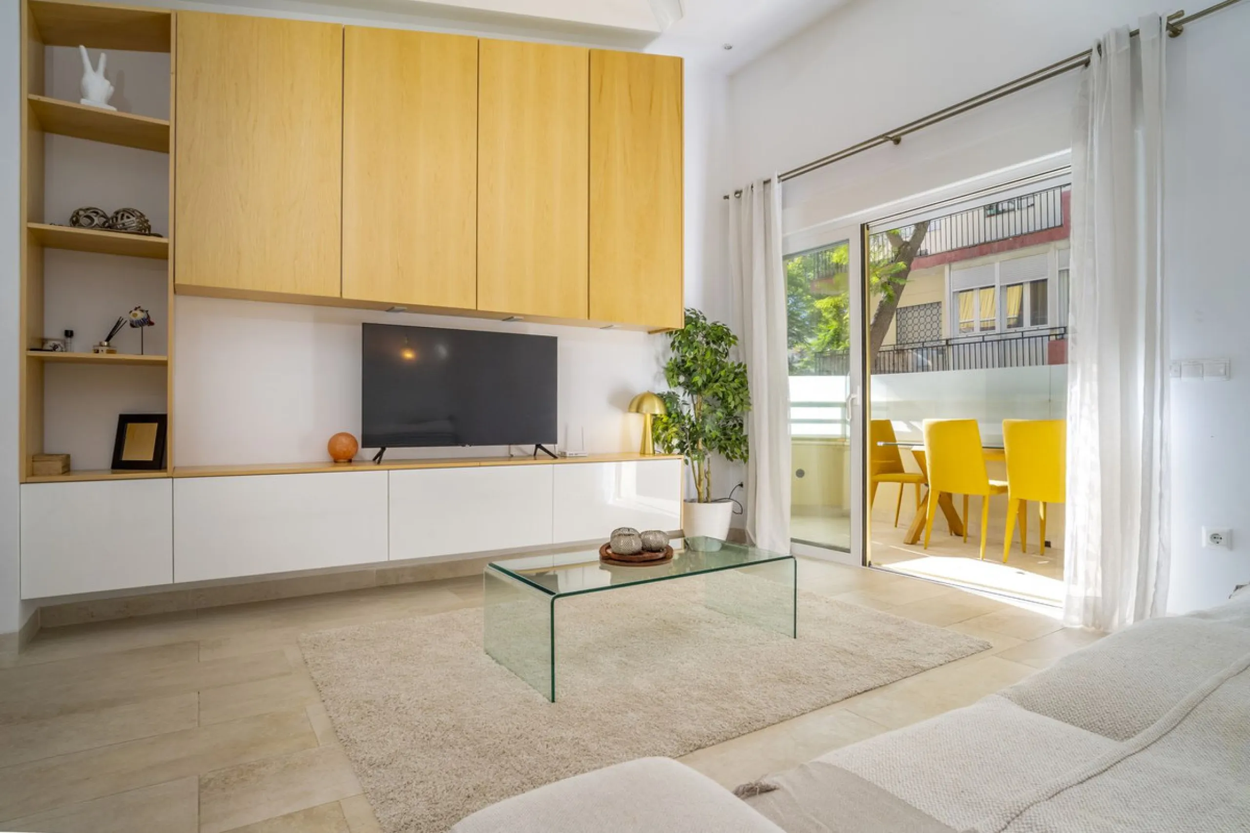 Apartment - Middle Floor Apartment в продаже в Marbella, Málaga. В доме 2 спален и 2 ванных комнат. Площадь дома 82 м²