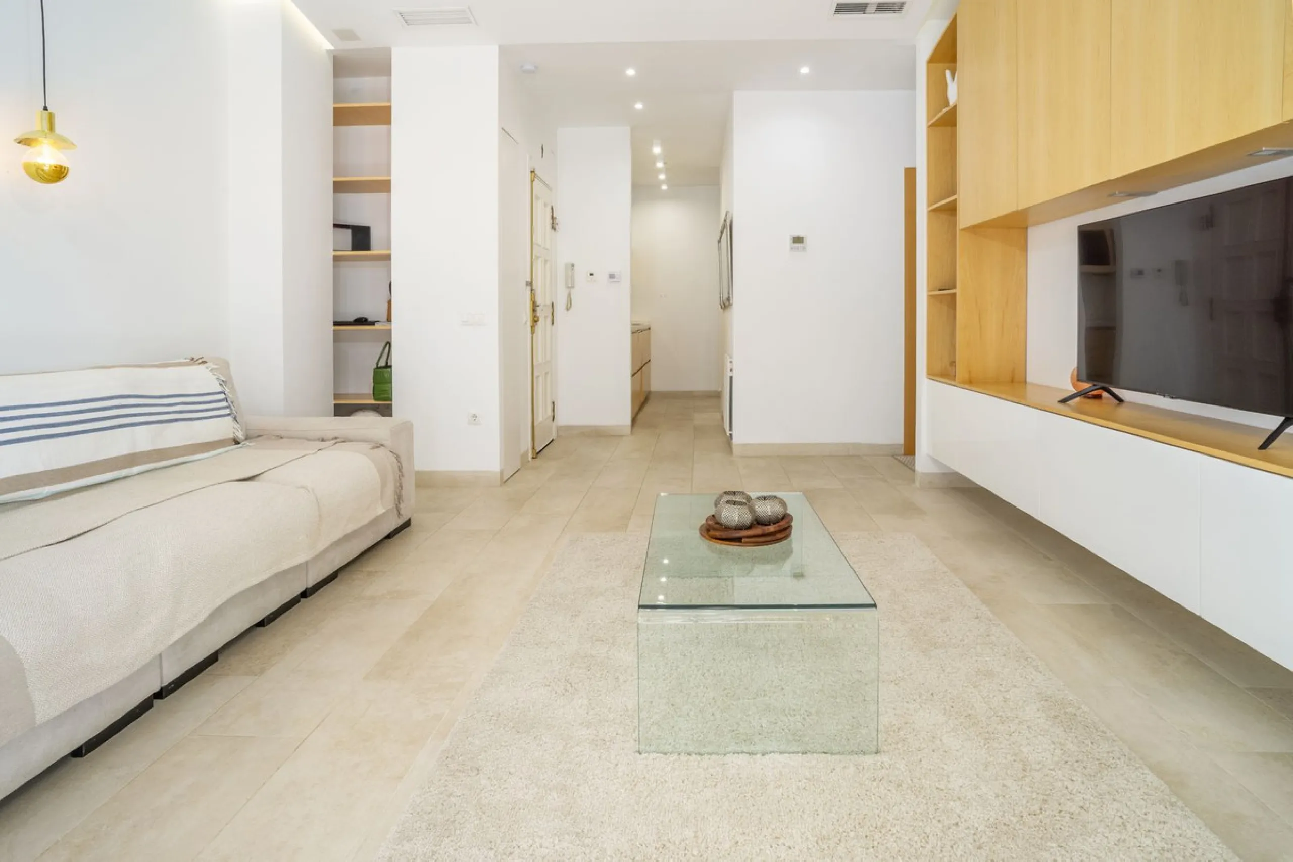 Apartment - Middle Floor Apartment в продаже в Marbella, Málaga. В доме 2 спален и 2 ванных комнат. Площадь дома 82 м²