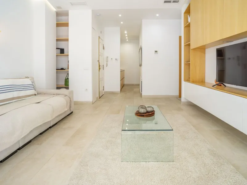 Apartment - Middle Floor Apartment в продаже в Marbella, Málaga. В доме 2 спален и 2 ванных комнат. Площадь дома 82 м²