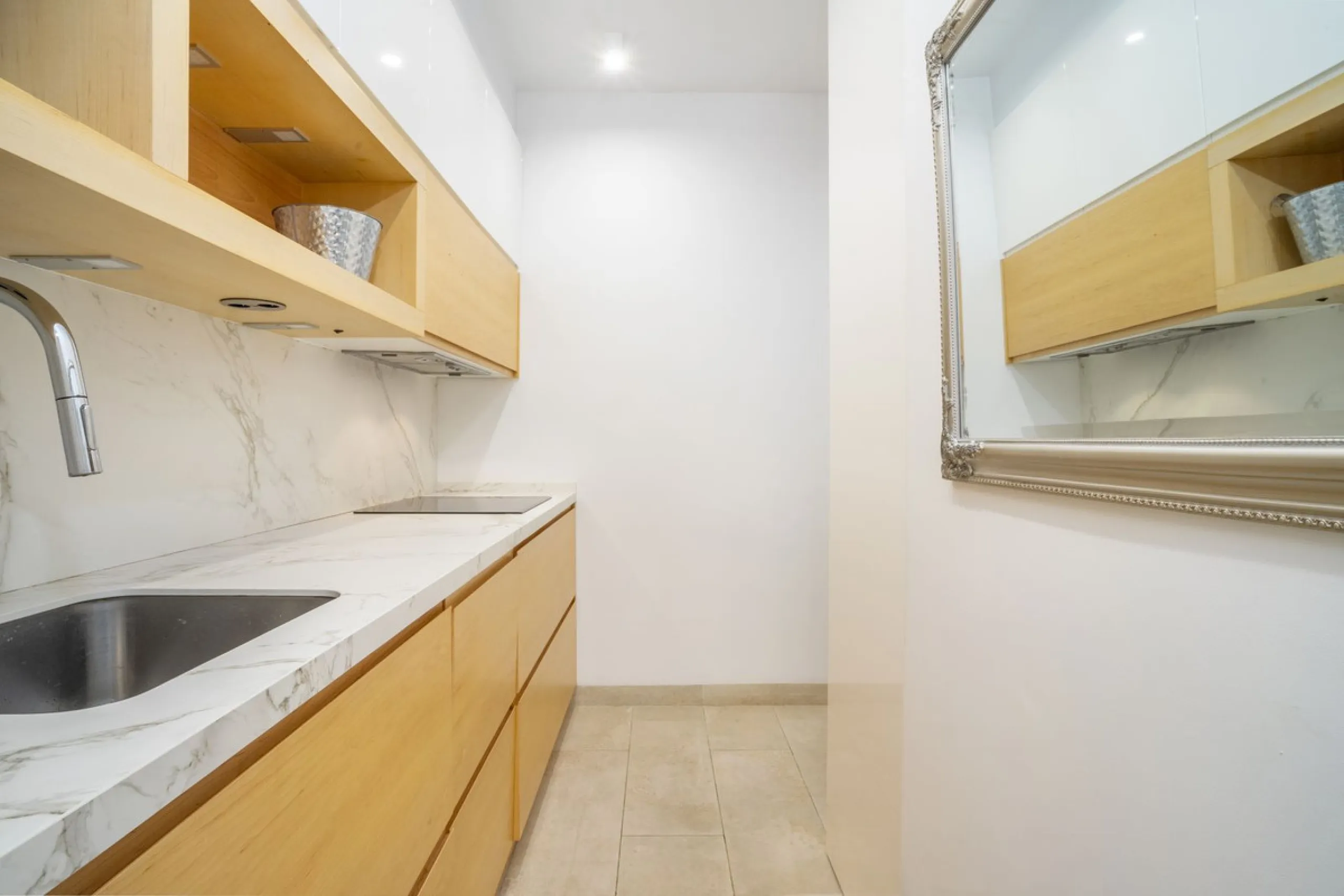 Apartment - Middle Floor Apartment в продаже в Marbella, Málaga. В доме 2 спален и 2 ванных комнат. Площадь дома 82 м²