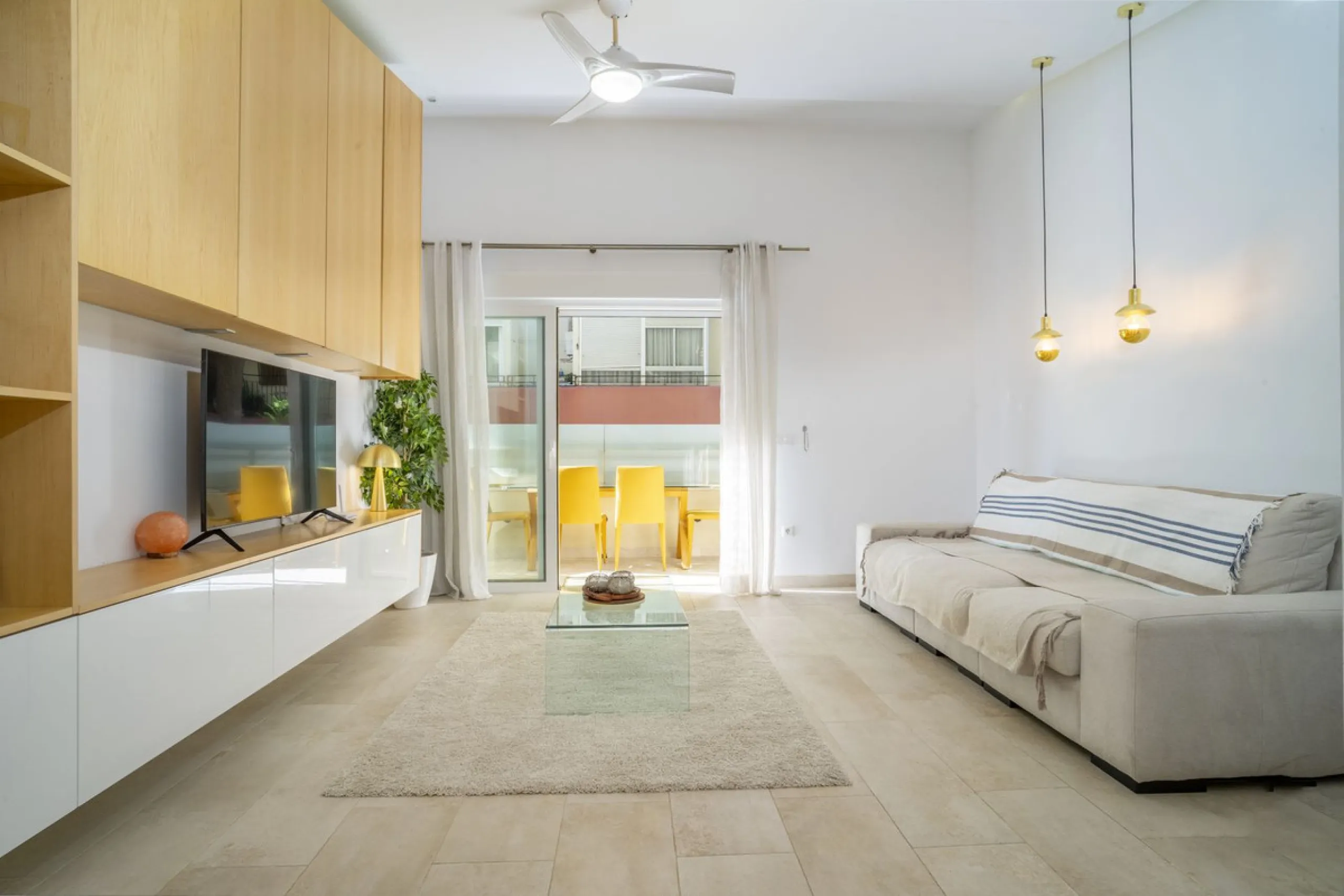 Apartment - Middle Floor Apartment в продаже в Marbella, Málaga. В доме 2 спален и 2 ванных комнат. Площадь дома 82 м²