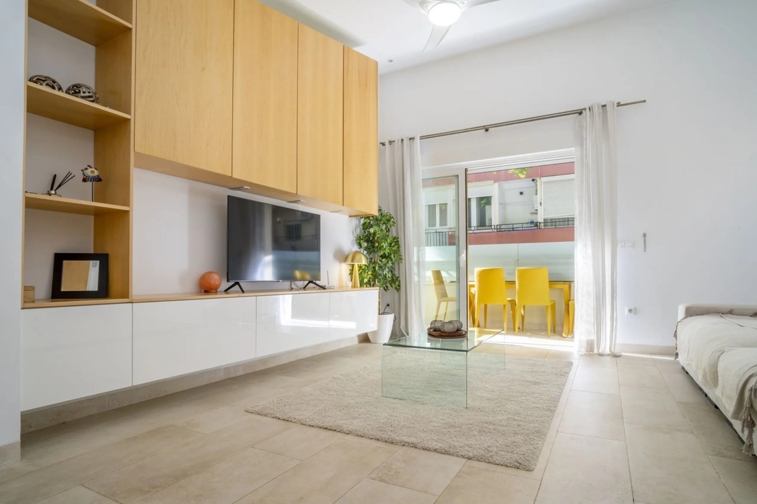 Apartment - Middle Floor Apartment в продаже в Marbella, Málaga. В доме 2 спален и 2 ванных комнат. Площадь дома 82 м²