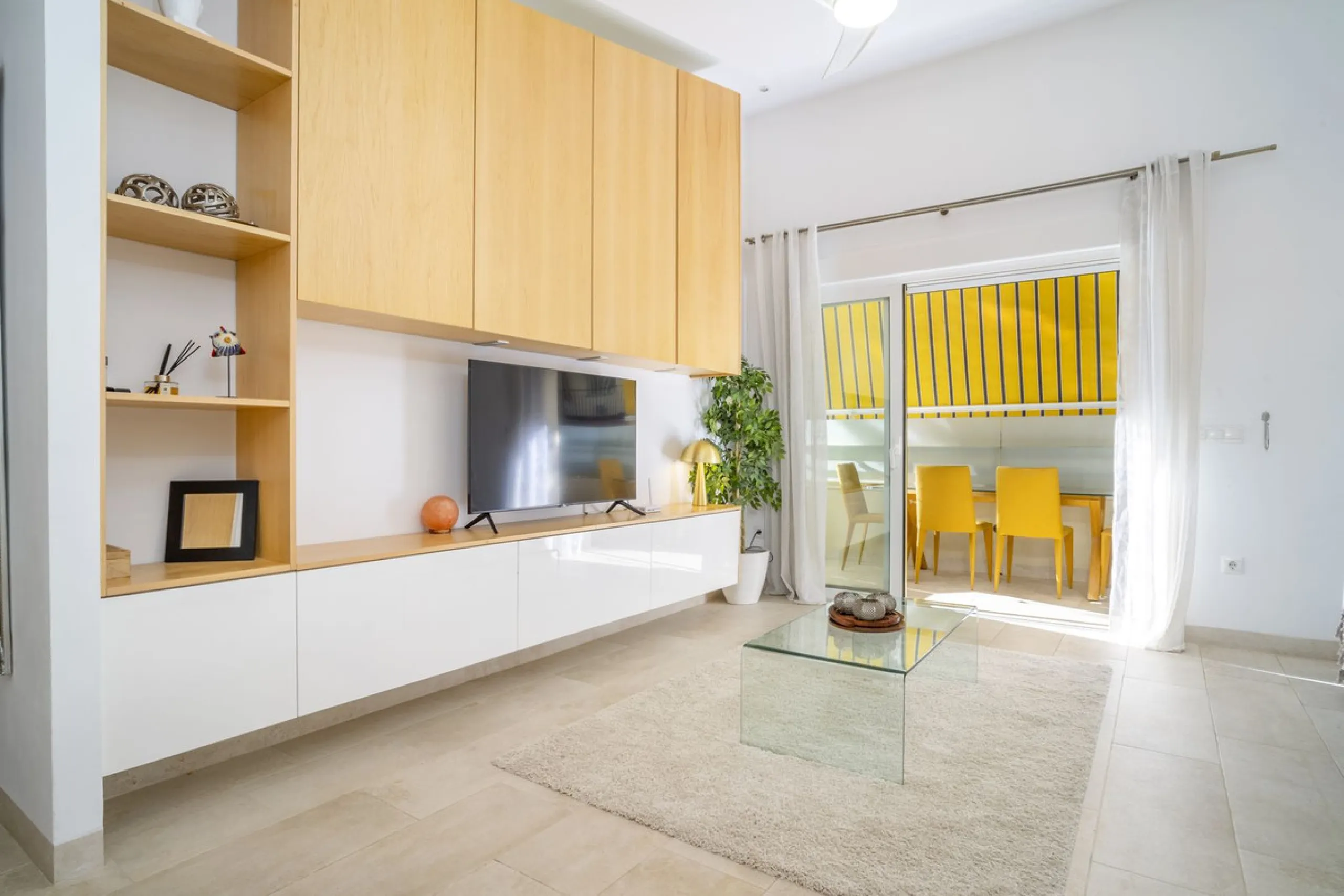 Apartment - Middle Floor Apartment в продаже в Marbella, Málaga. В доме 2 спален и 2 ванных комнат. Площадь дома 82 м²