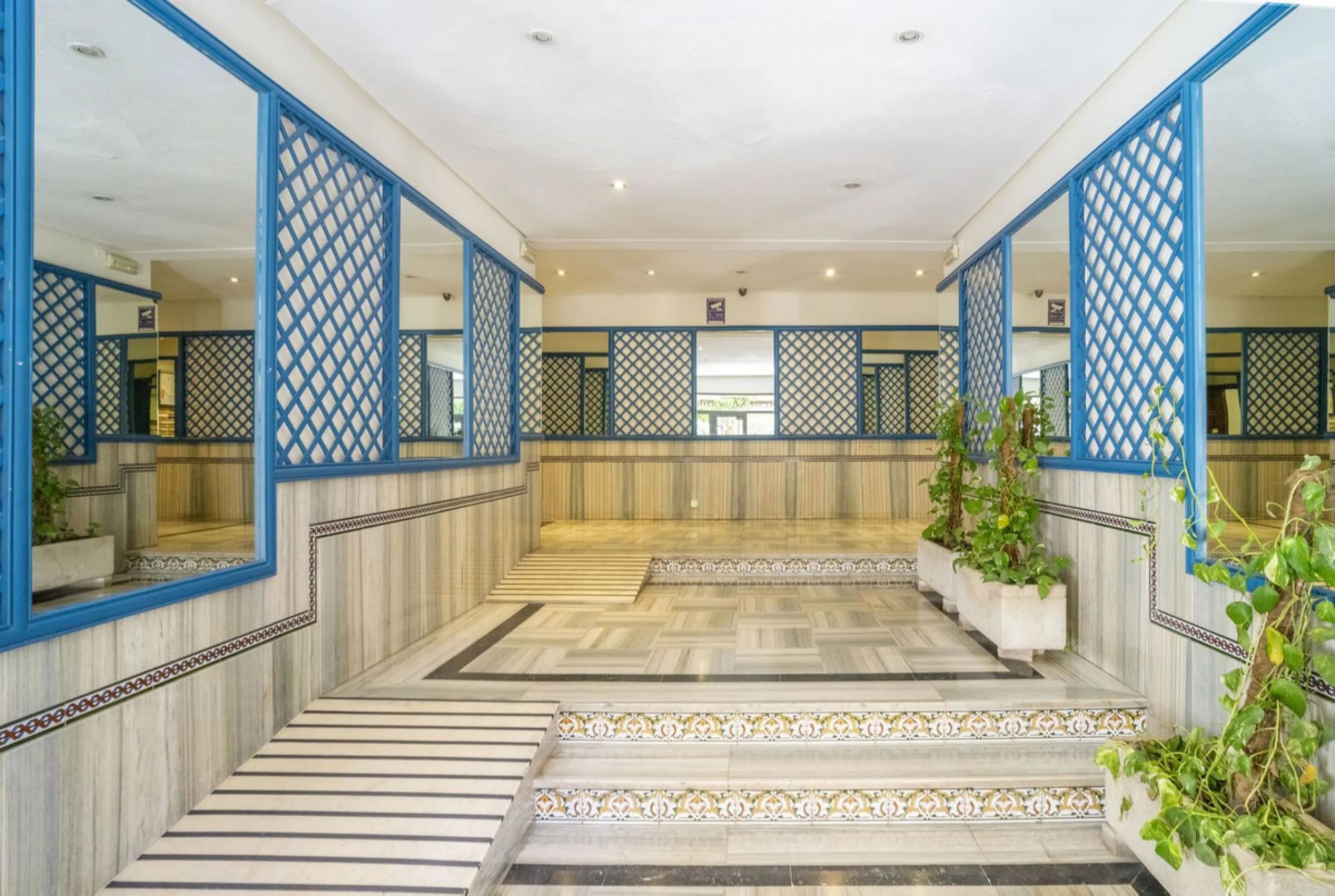 Apartment - Middle Floor Apartment в продаже в Marbella, Málaga. В доме 2 спален и 2 ванных комнат. Площадь дома 82 м²