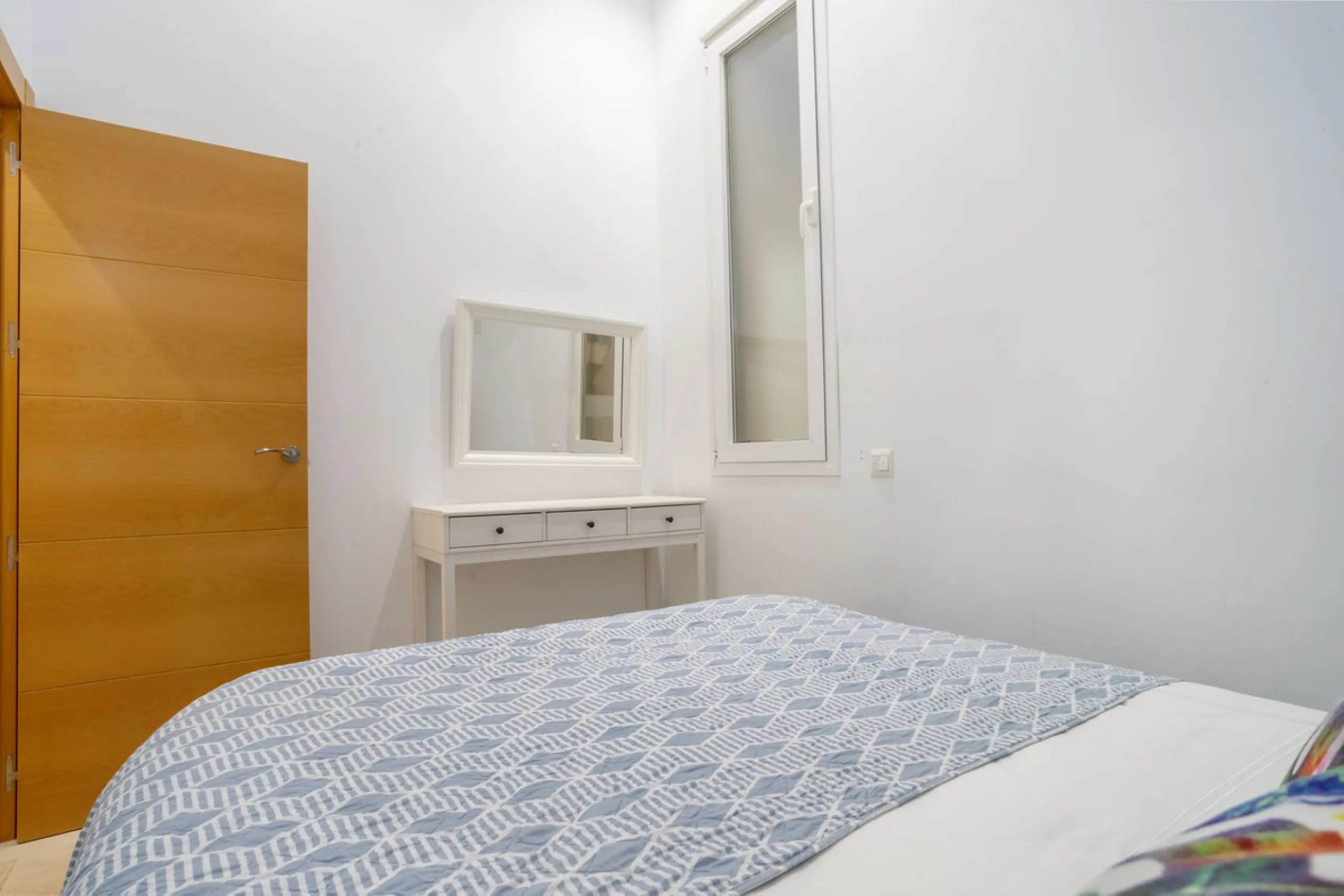 Apartment - Middle Floor Apartment в продаже в Marbella, Málaga. В доме 2 спален и 2 ванных комнат. Площадь дома 82 м²