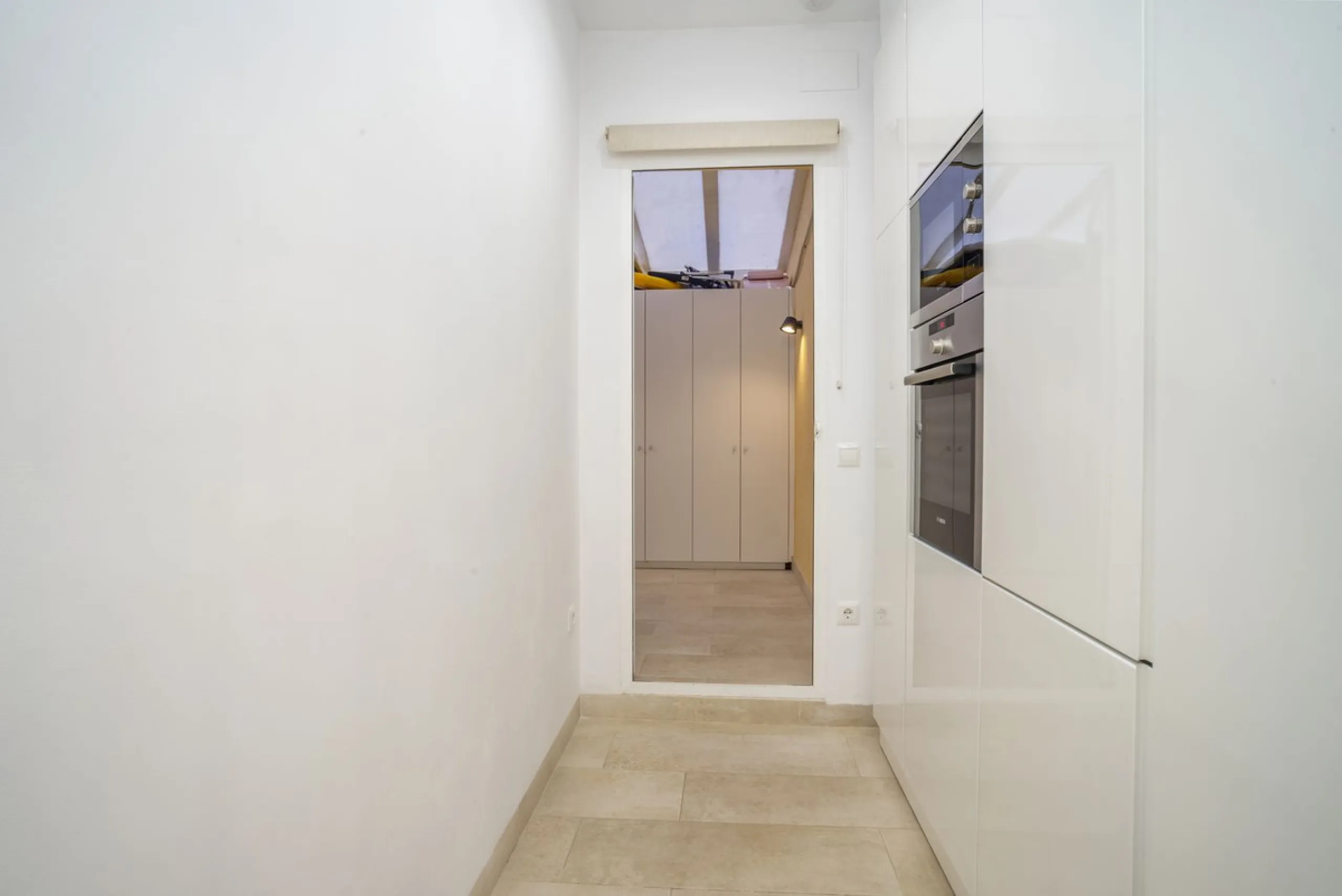 Apartment - Middle Floor Apartment в продаже в Marbella, Málaga. В доме 2 спален и 2 ванных комнат. Площадь дома 82 м²
