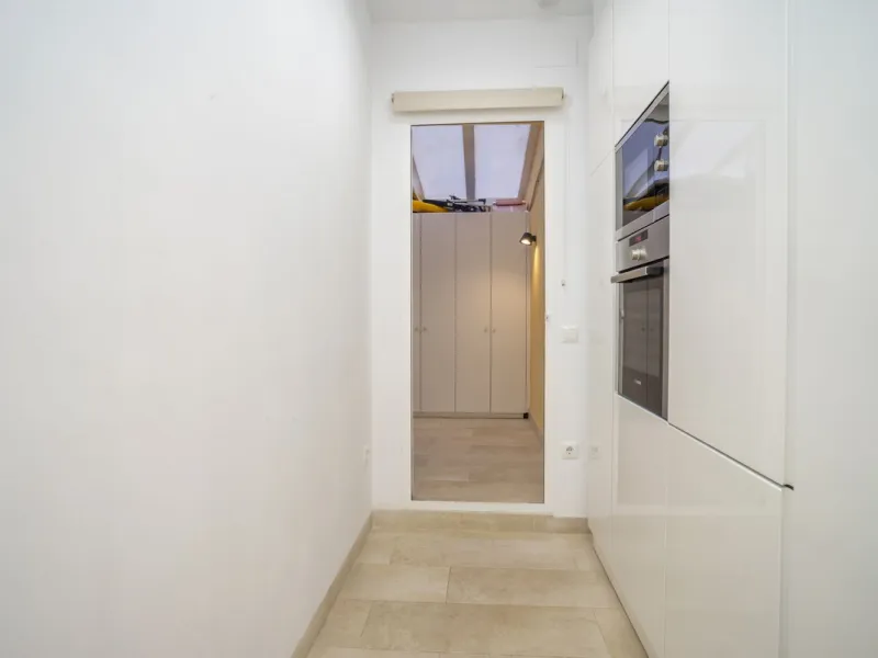 Apartment - Middle Floor Apartment в продаже в Marbella, Málaga. В доме 2 спален и 2 ванных комнат. Площадь дома 82 м²