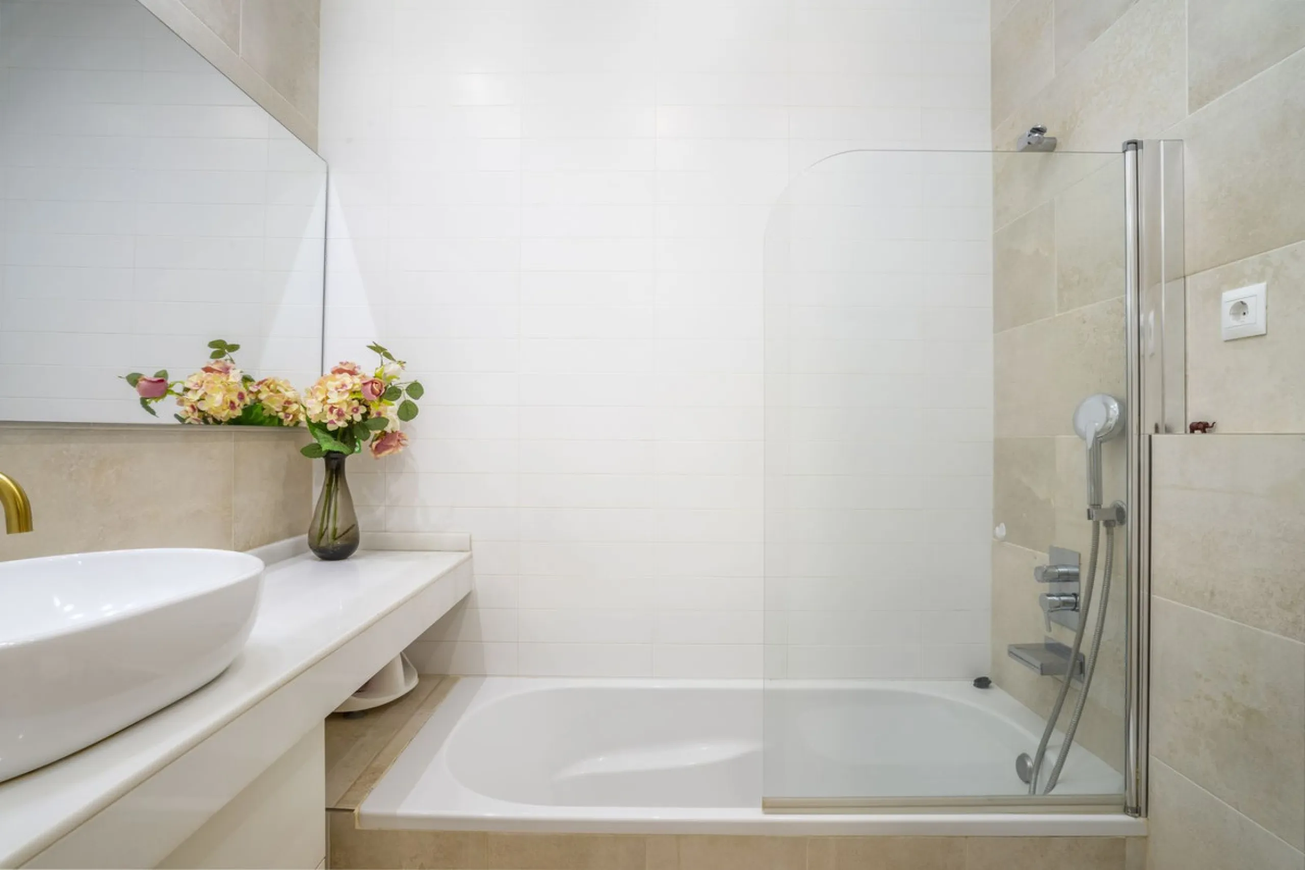 Apartment - Middle Floor Apartment в продаже в Marbella, Málaga. В доме 2 спален и 2 ванных комнат. Площадь дома 82 м²