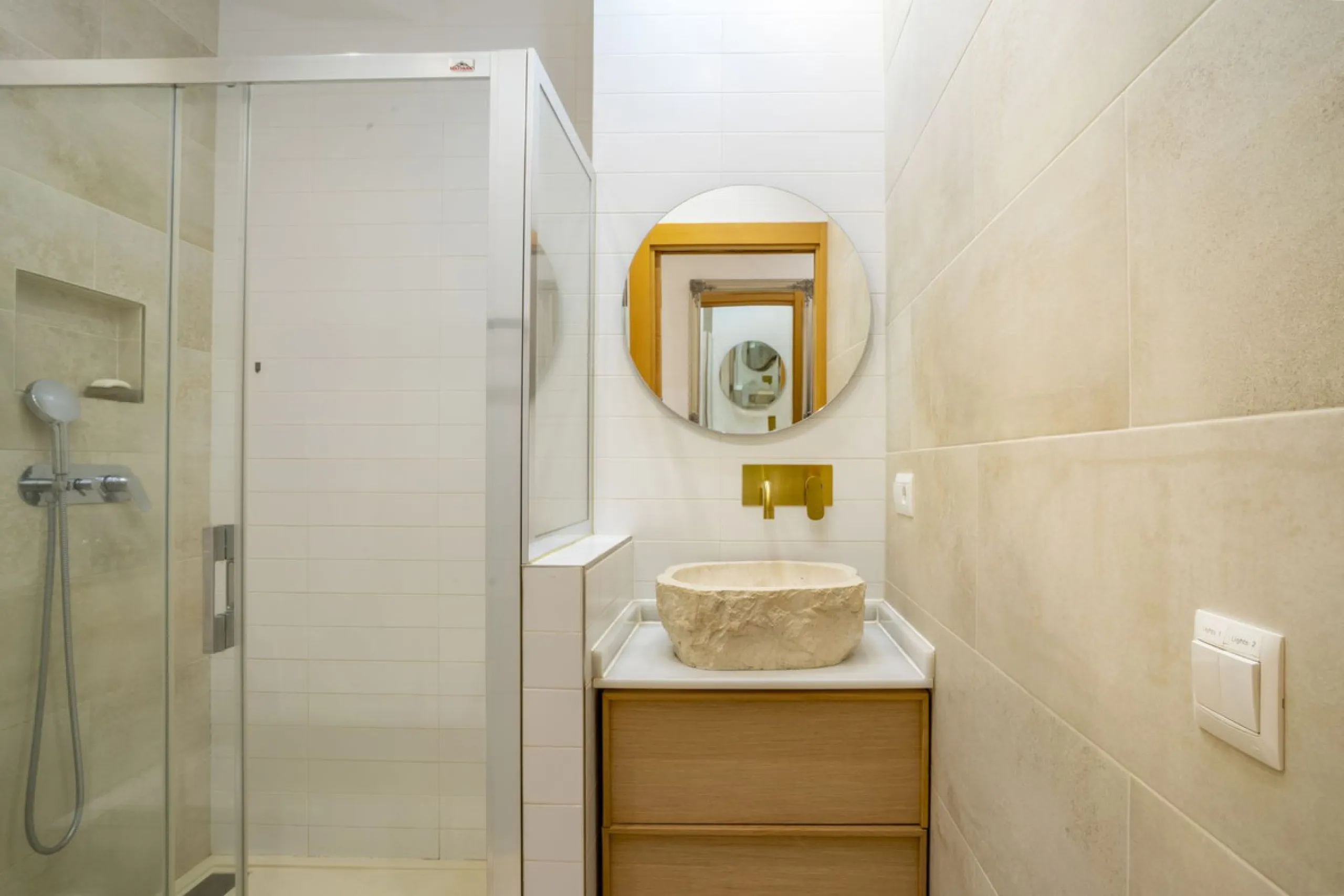 Apartment - Middle Floor Apartment в продаже в Marbella, Málaga. В доме 2 спален и 2 ванных комнат. Площадь дома 82 м²