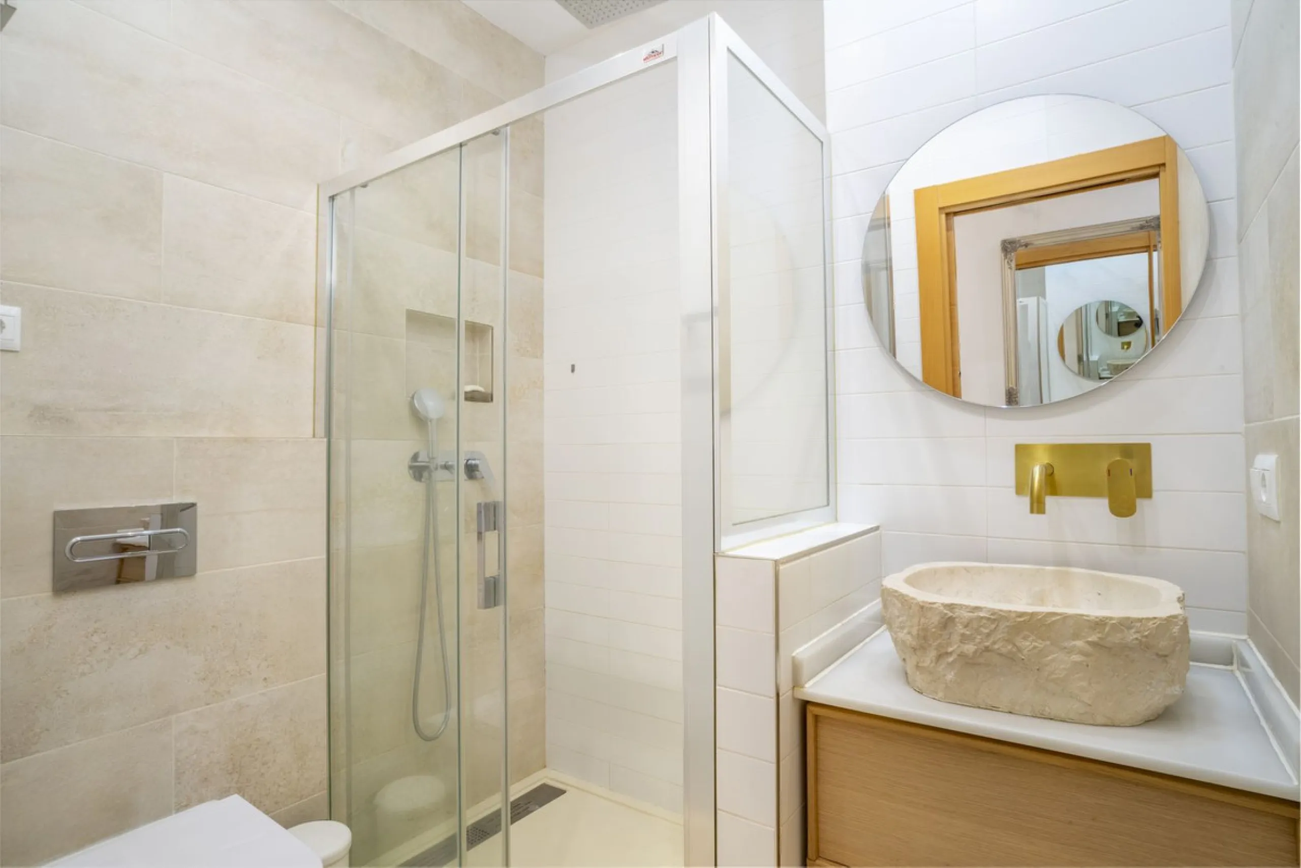 Apartment - Middle Floor Apartment в продаже в Marbella, Málaga. В доме 2 спален и 2 ванных комнат. Площадь дома 82 м²