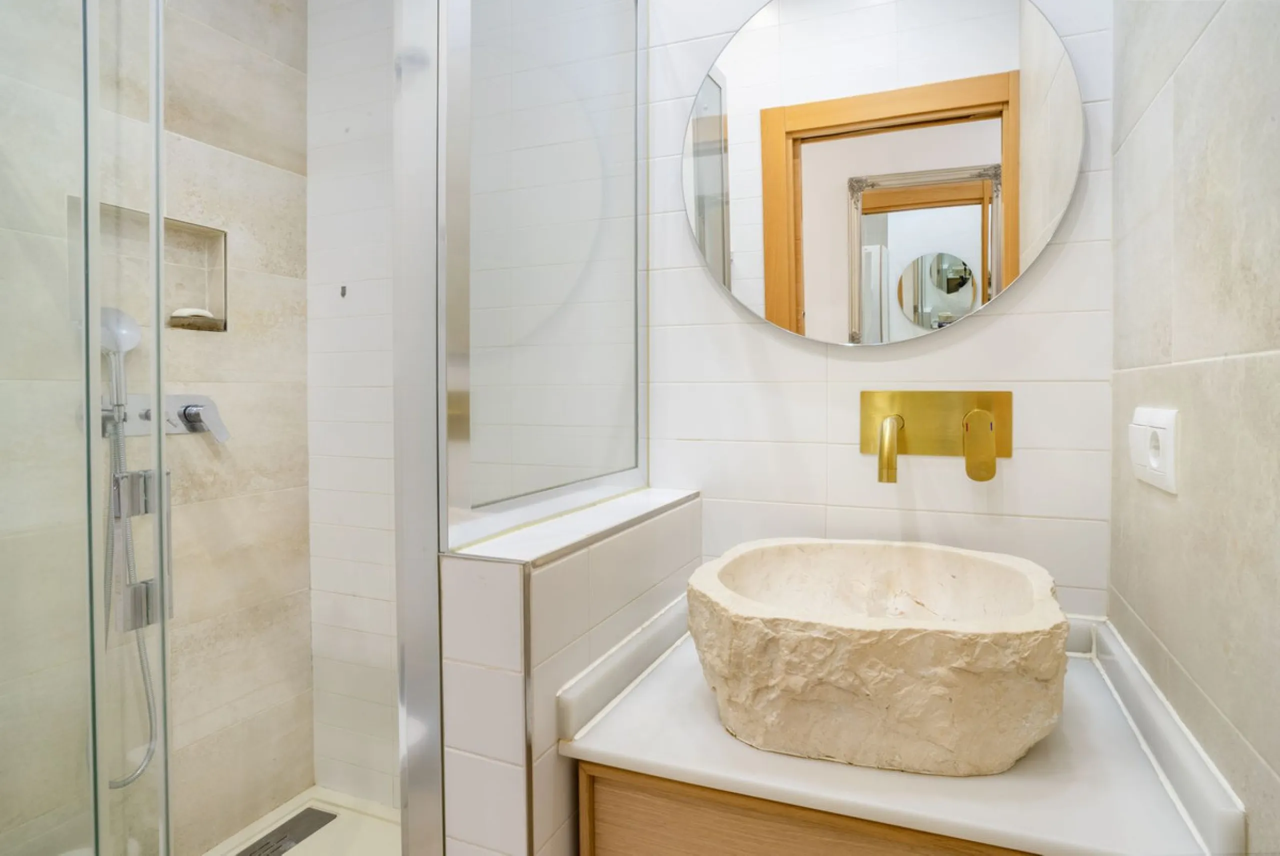 Apartment - Middle Floor Apartment в продаже в Marbella, Málaga. В доме 2 спален и 2 ванных комнат. Площадь дома 82 м²