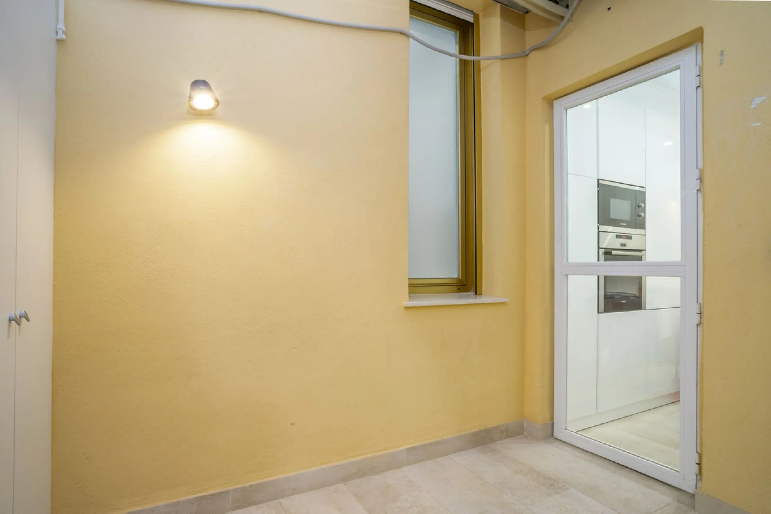 Apartment - Middle Floor Apartment в продаже в Marbella, Málaga. В доме 2 спален и 2 ванных комнат. Площадь дома 82 м²