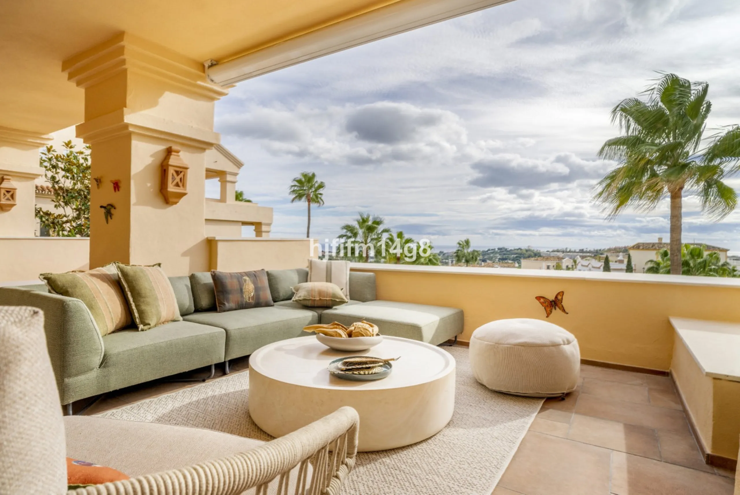 Apartment - Middle Floor Apartment в продаже в Marbella, Málaga. В доме 4 спален и 4 ванных комнат. Площадь дома 286 м²