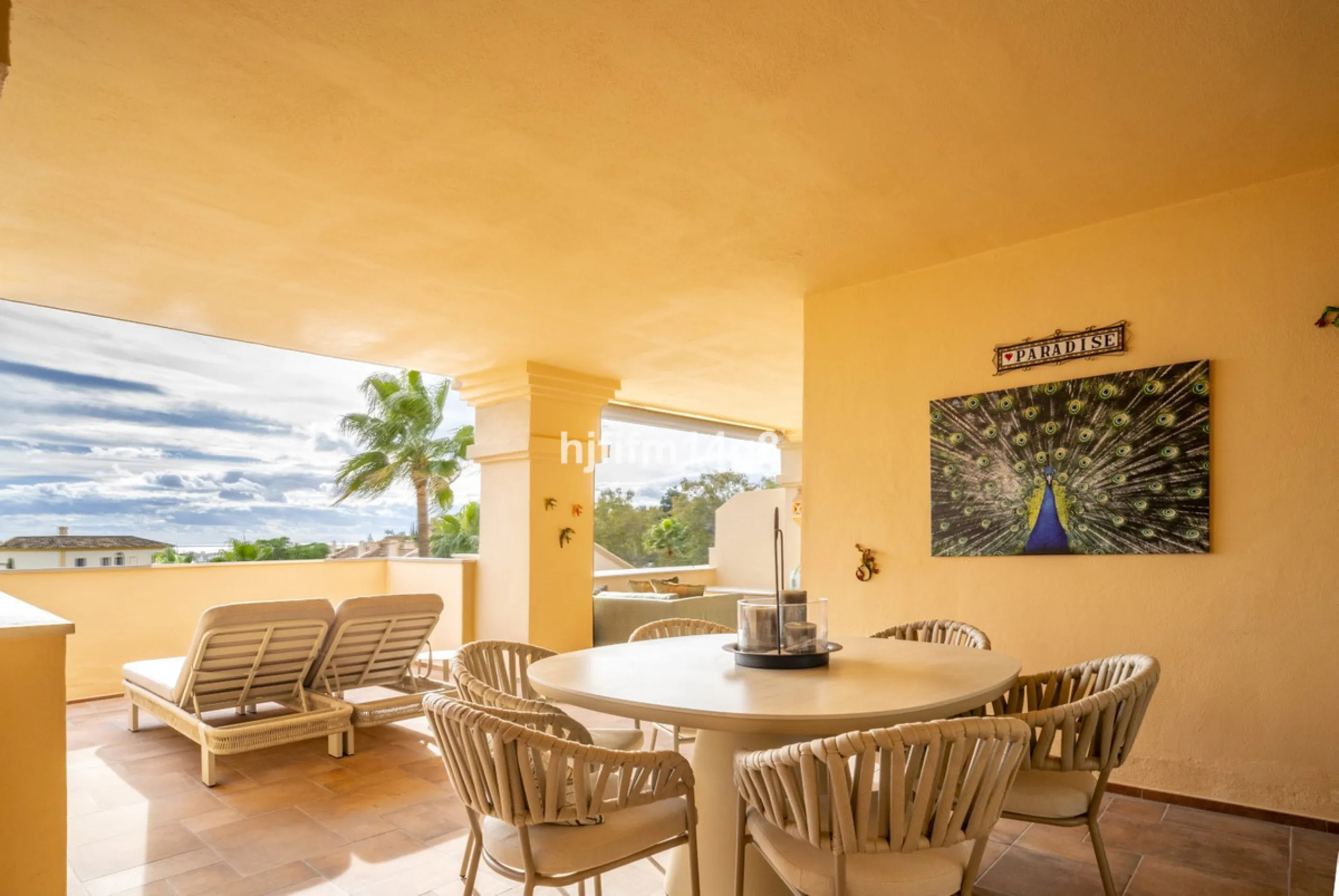 Apartment - Middle Floor Apartment в продаже в Marbella, Málaga. В доме 4 спален и 4 ванных комнат. Площадь дома 286 м²