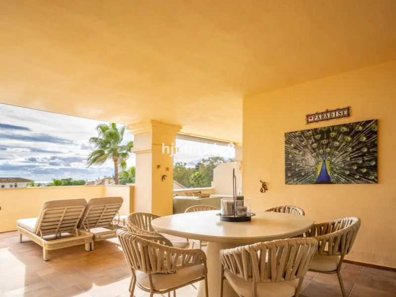 Apartment - Middle Floor Apartment в продаже в Marbella, Málaga. В доме 4 спален и 4 ванных комнат. Площадь дома 286 м²